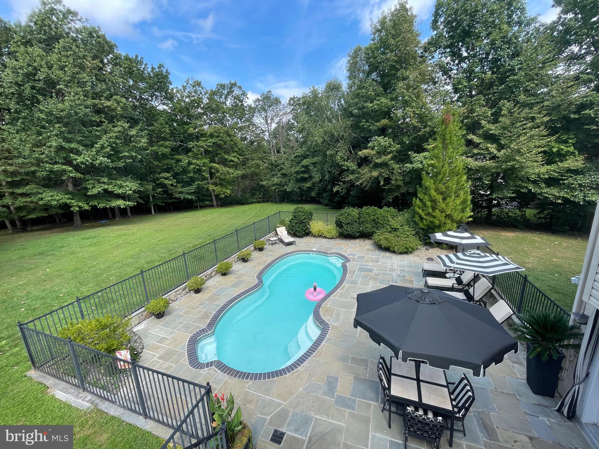 BARRINGTON OAKS - Residential