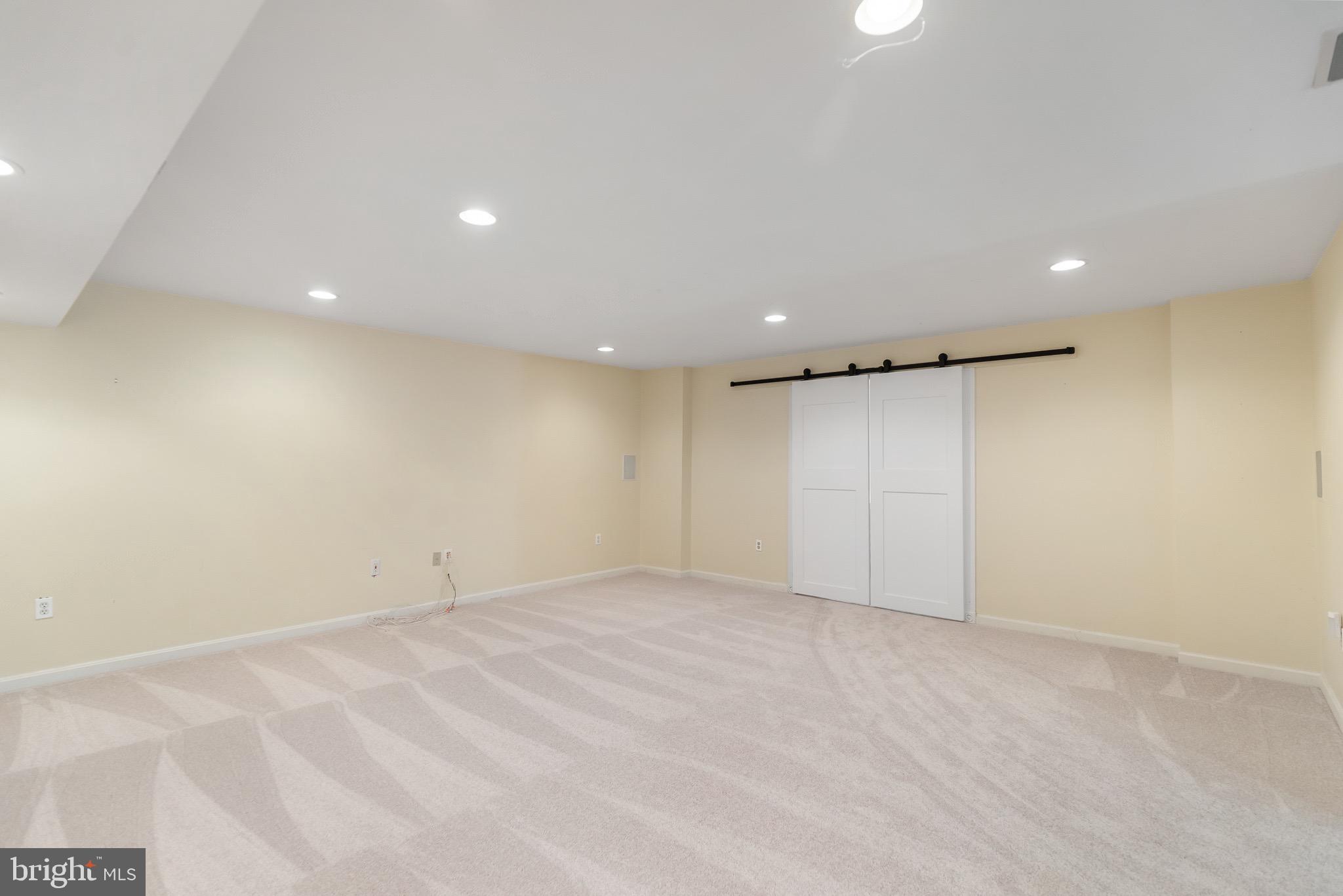 BARRINGTON OAKS - Residential