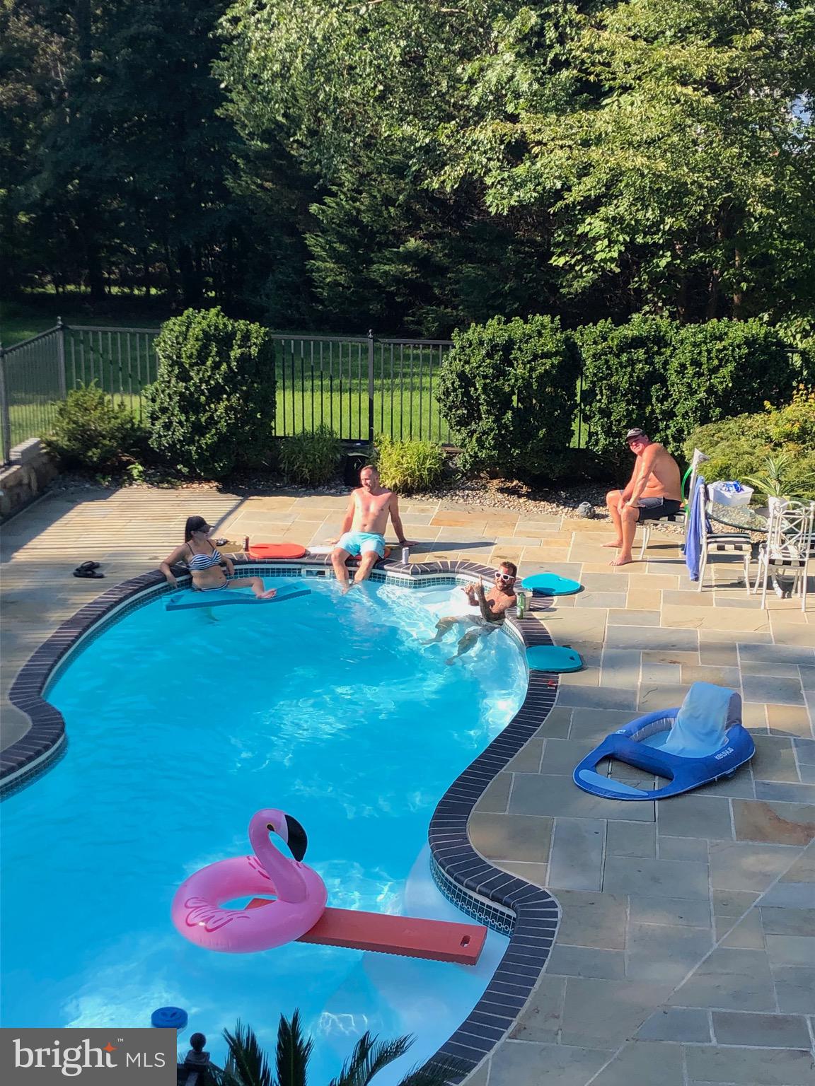 BARRINGTON OAKS - Residential