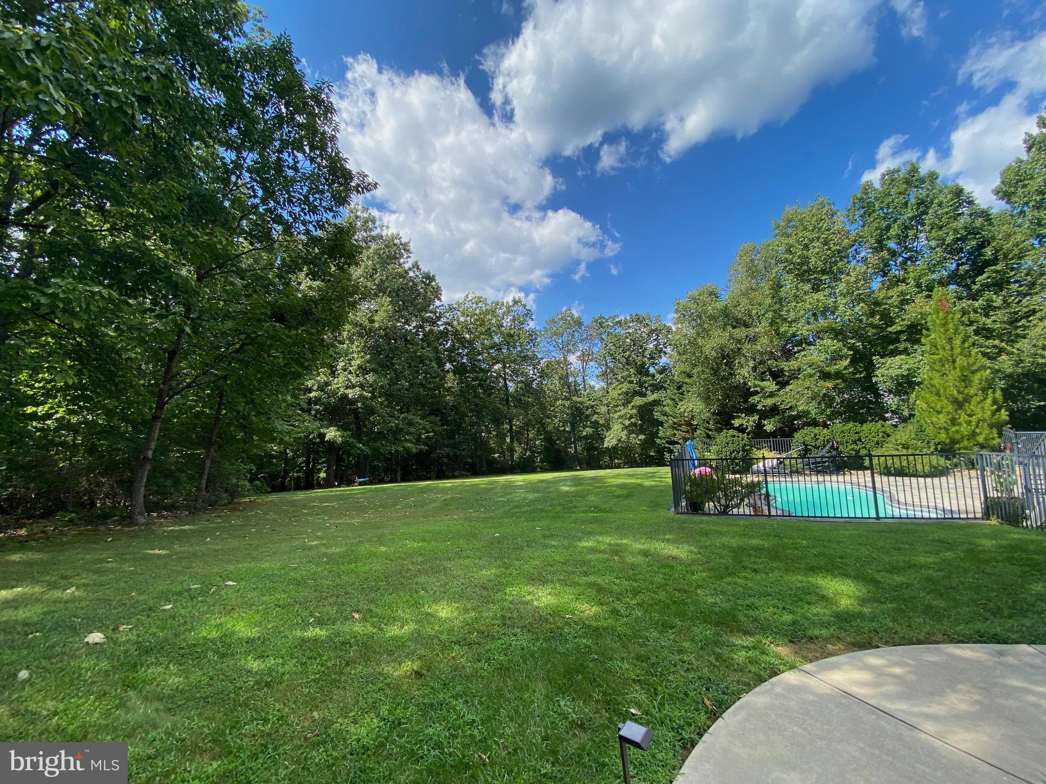 BARRINGTON OAKS - Residential