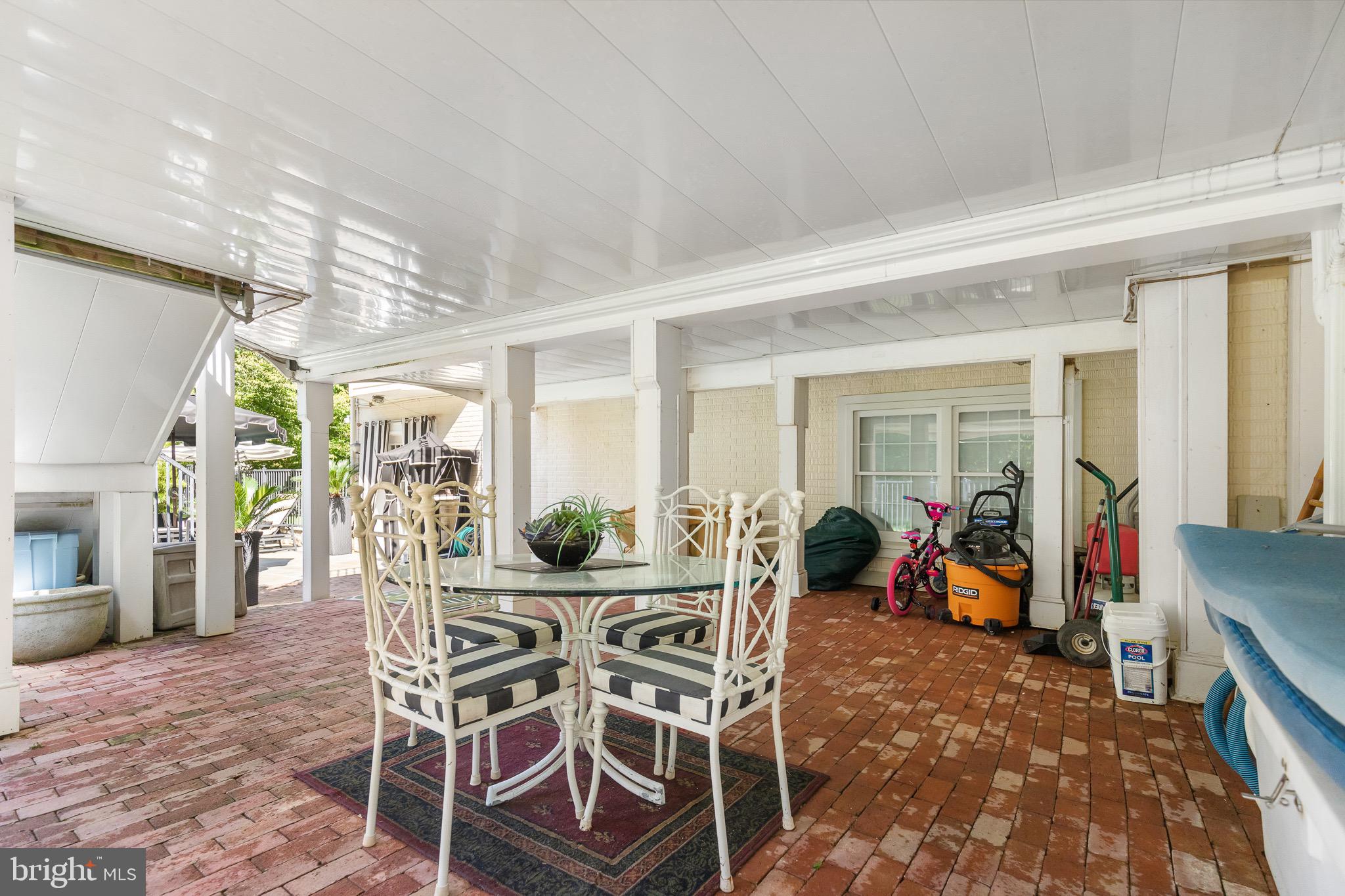 BARRINGTON OAKS - Residential