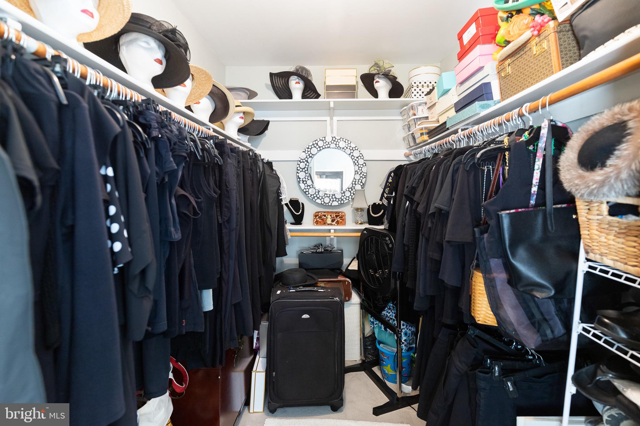 BARRINGTON OAKS - Residential