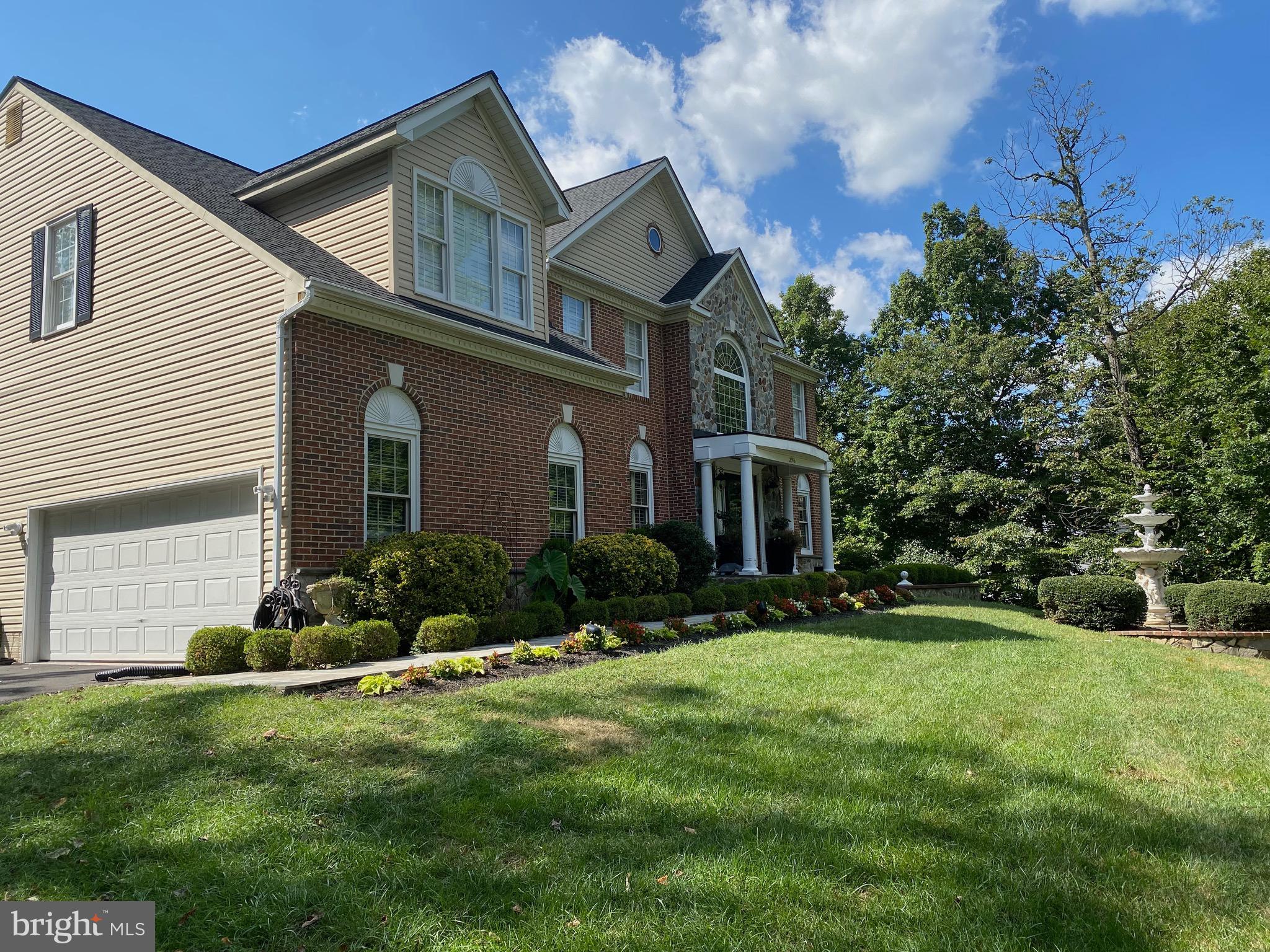 BARRINGTON OAKS - Residential