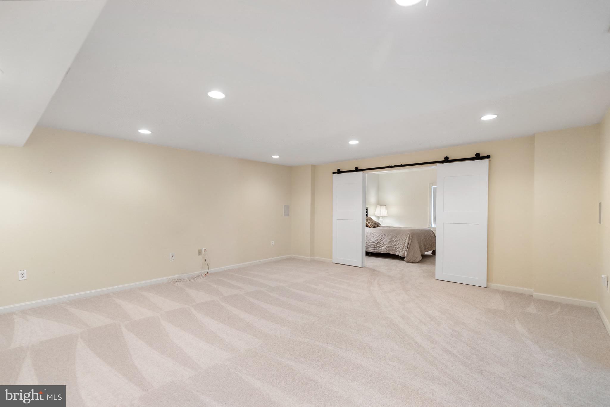 BARRINGTON OAKS - Residential