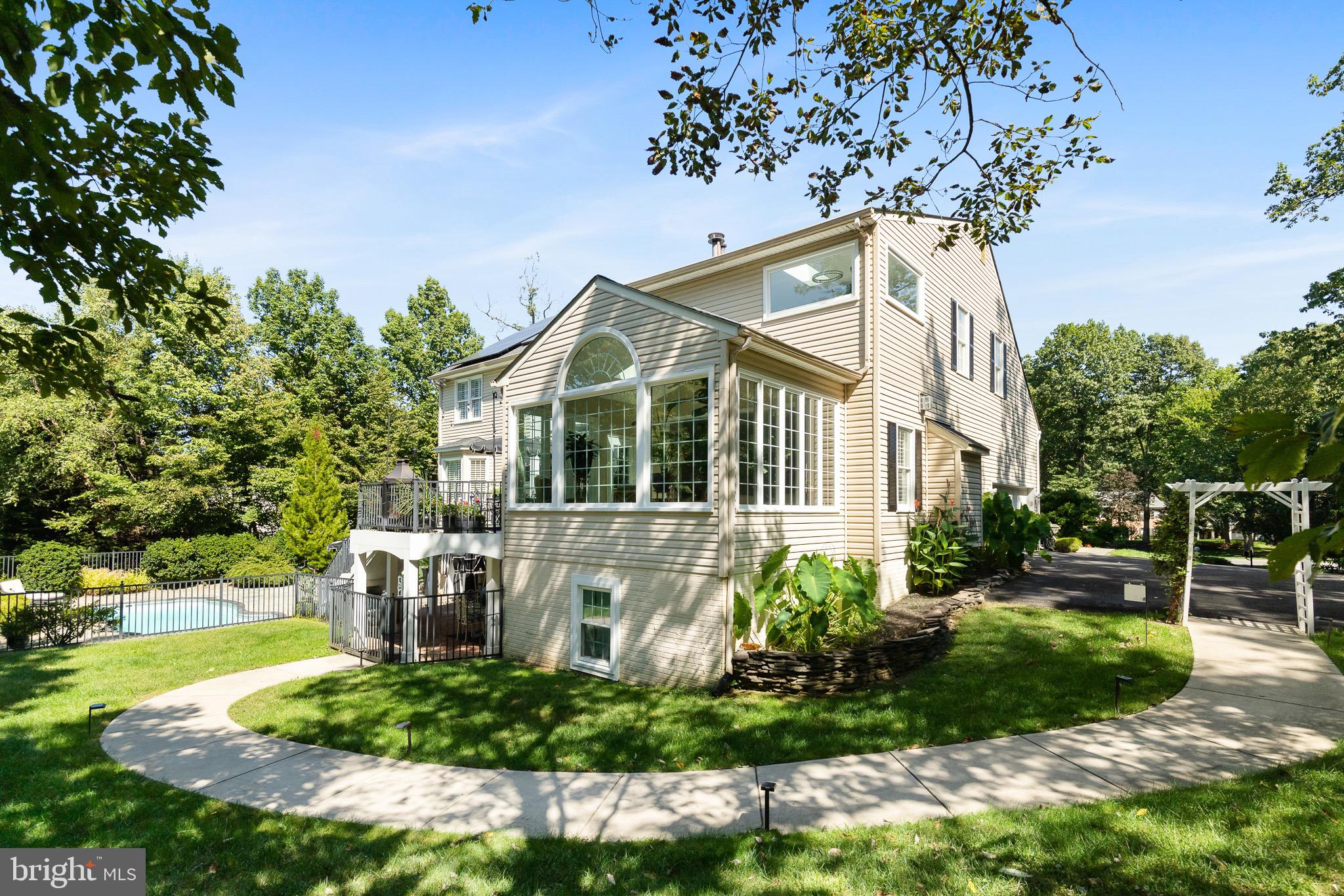 BARRINGTON OAKS - Residential