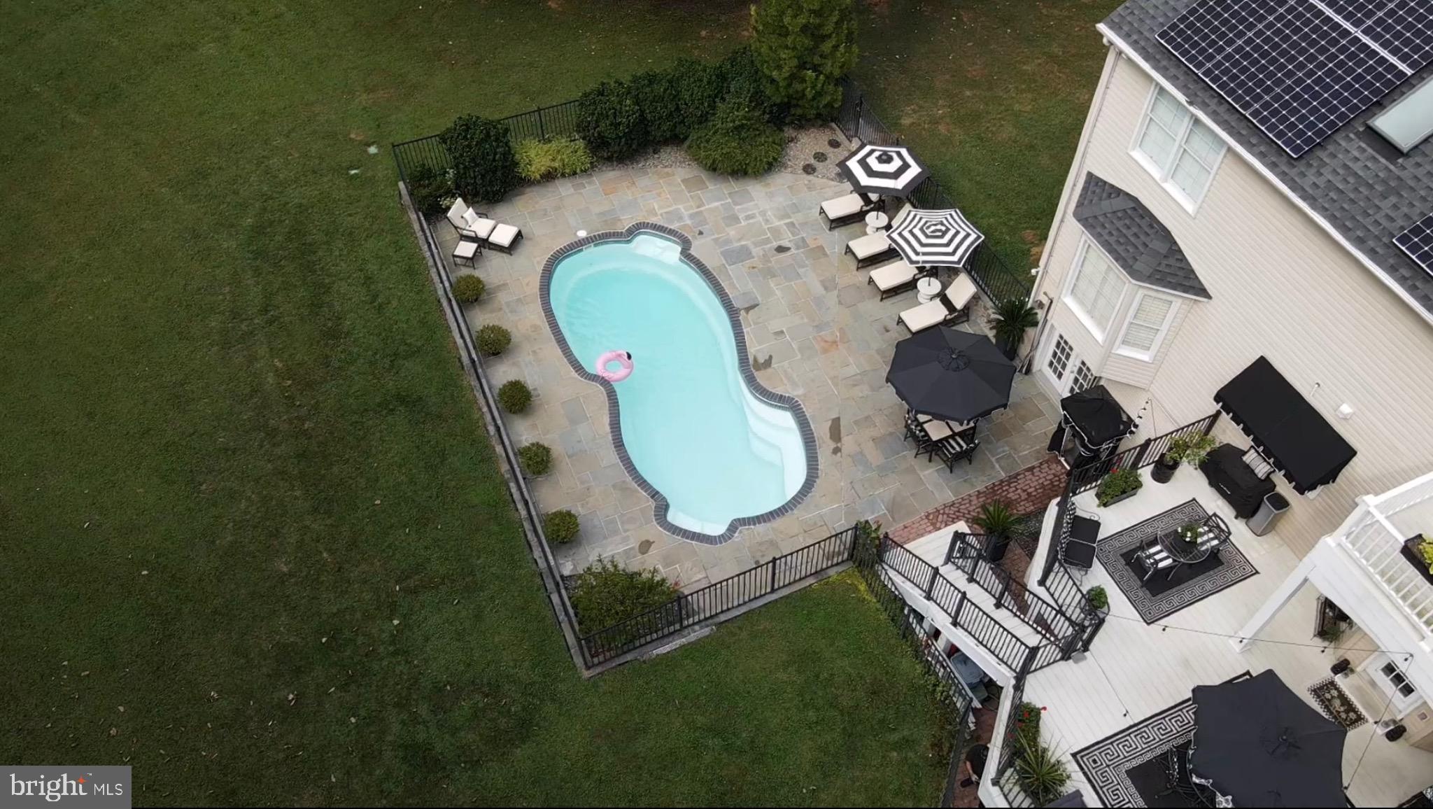 BARRINGTON OAKS - Residential