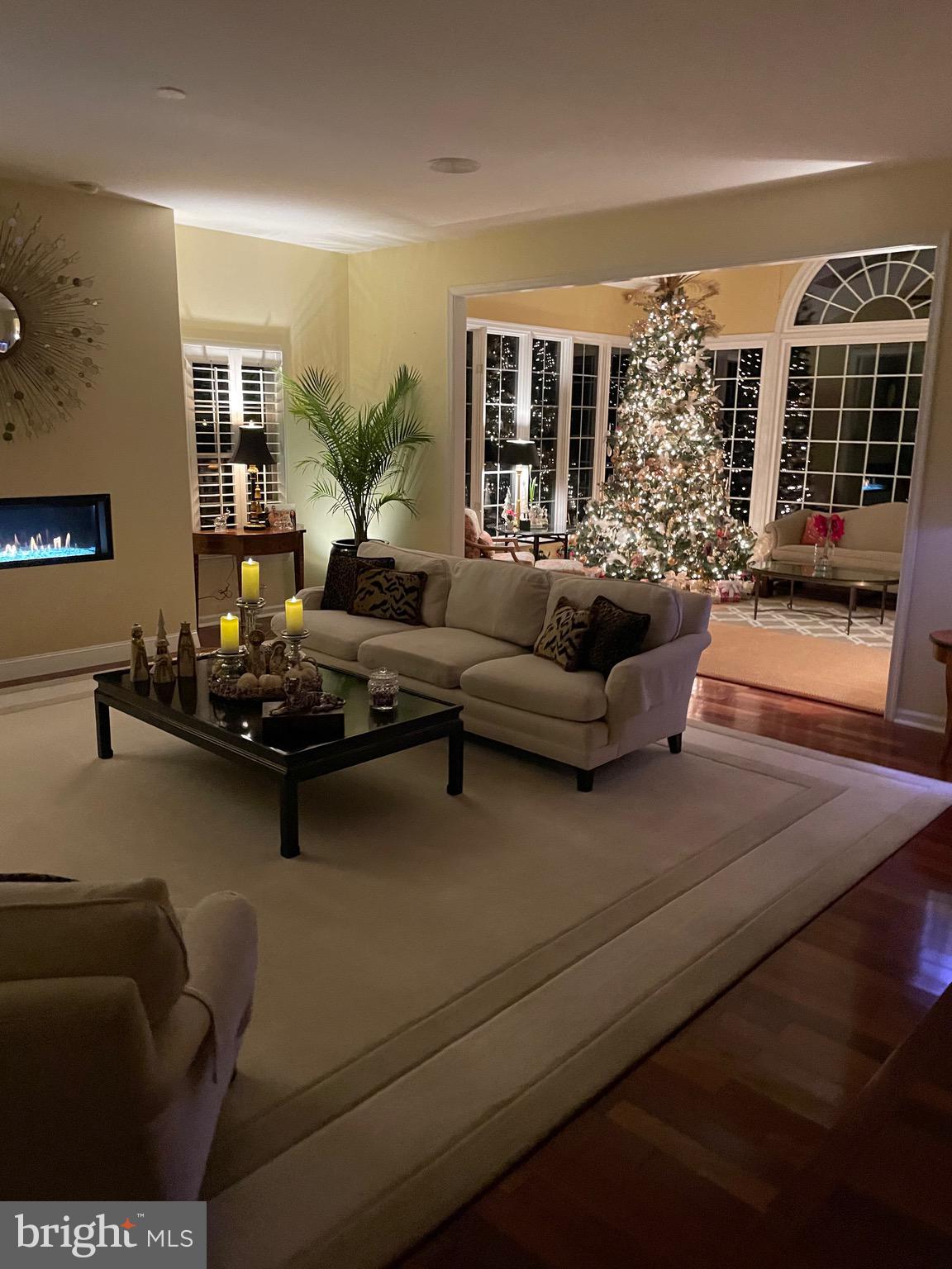 BARRINGTON OAKS - Residential