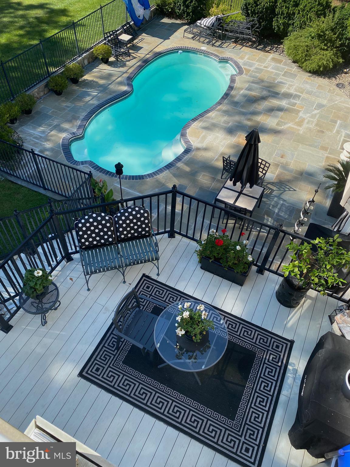 BARRINGTON OAKS - Residential