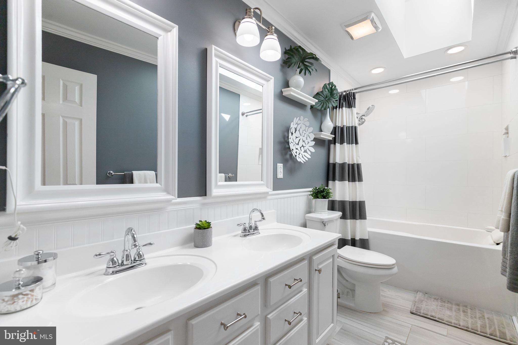 BARRINGTON OAKS - Residential