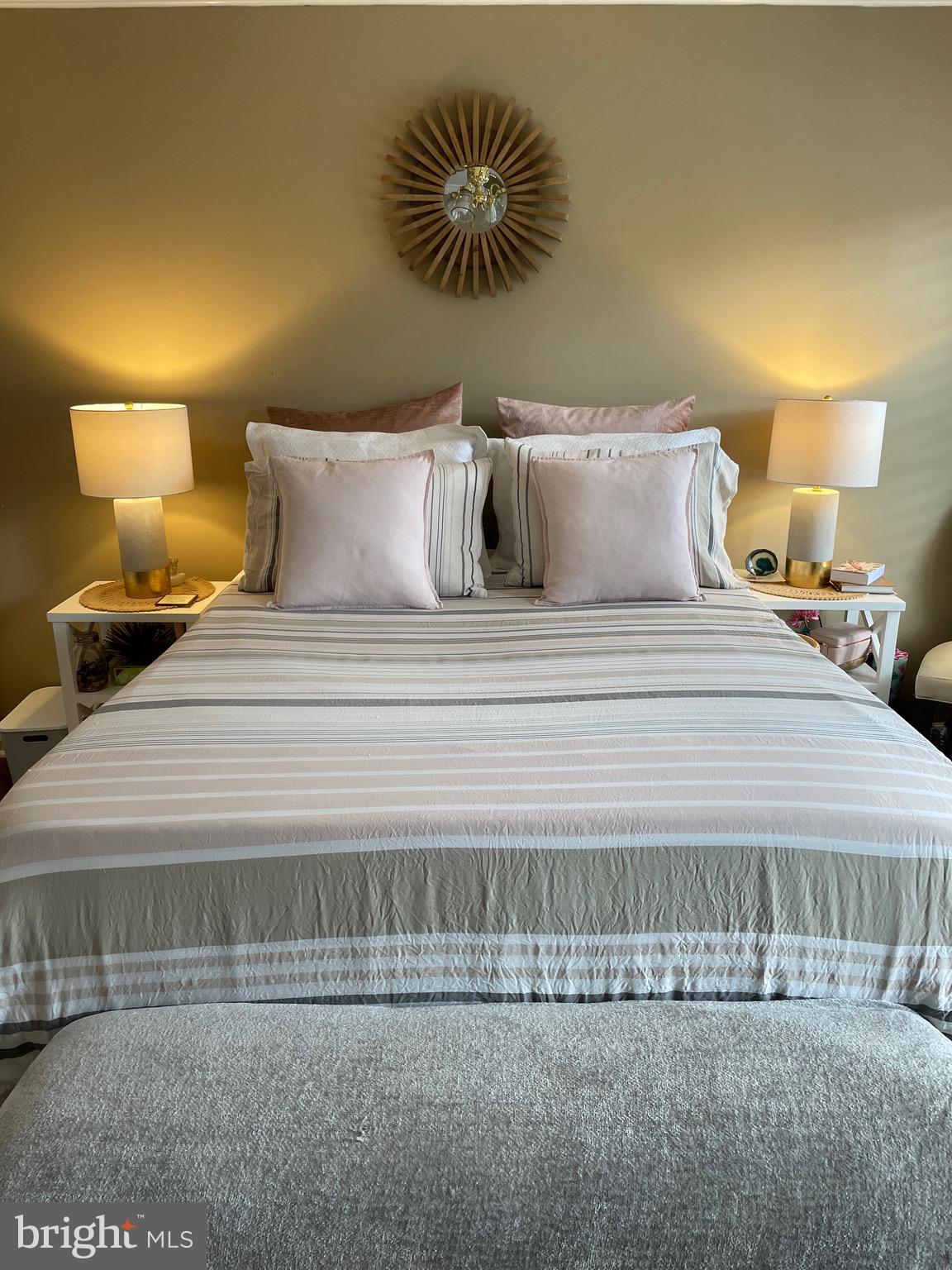 BARRINGTON OAKS - Residential