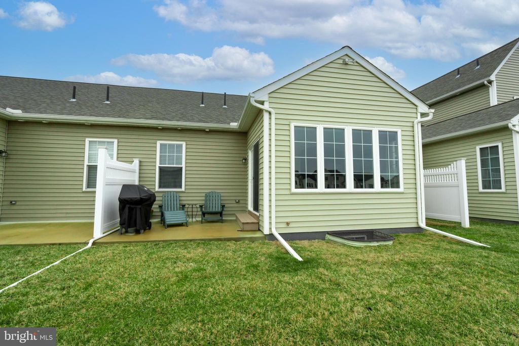 Photo of 375 Meadow Rose Drive, LITITZ, PA 17543 (MLS # PALA2066290)