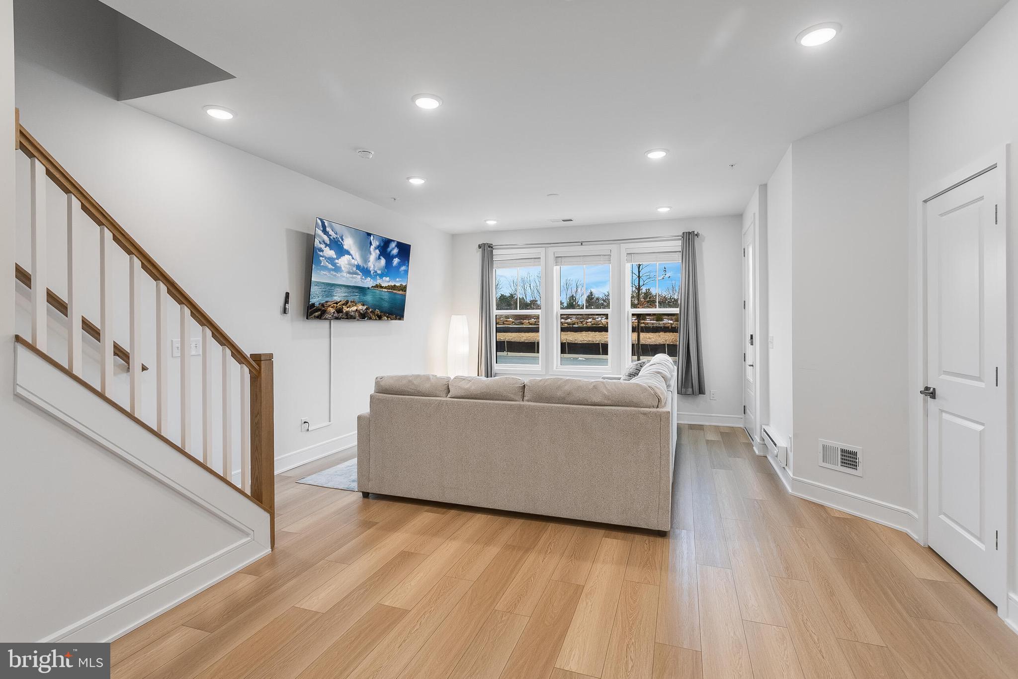 GOOSE CREEK VILLAGE - Residential Lease