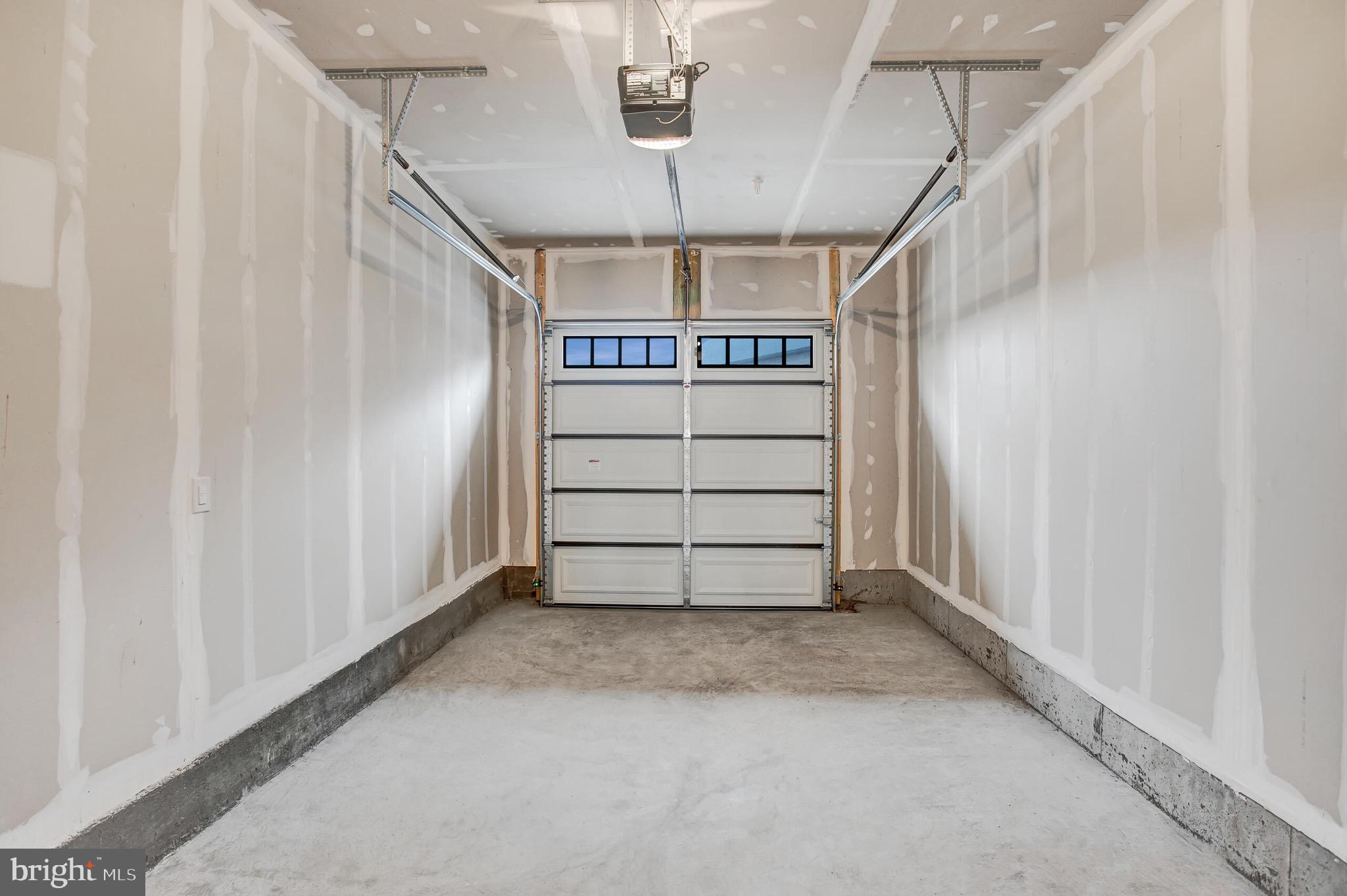 GOOSE CREEK VILLAGE - Residential Lease