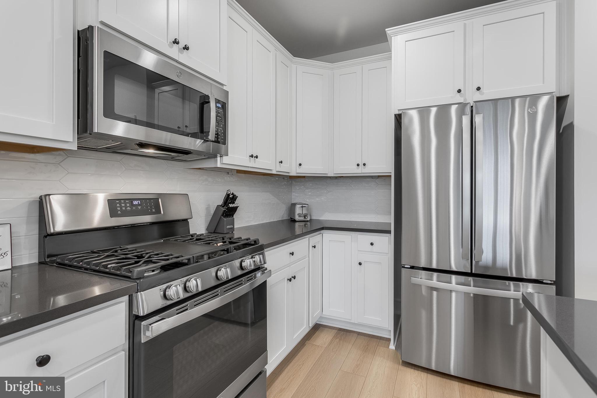 GOOSE CREEK VILLAGE - Residential Lease