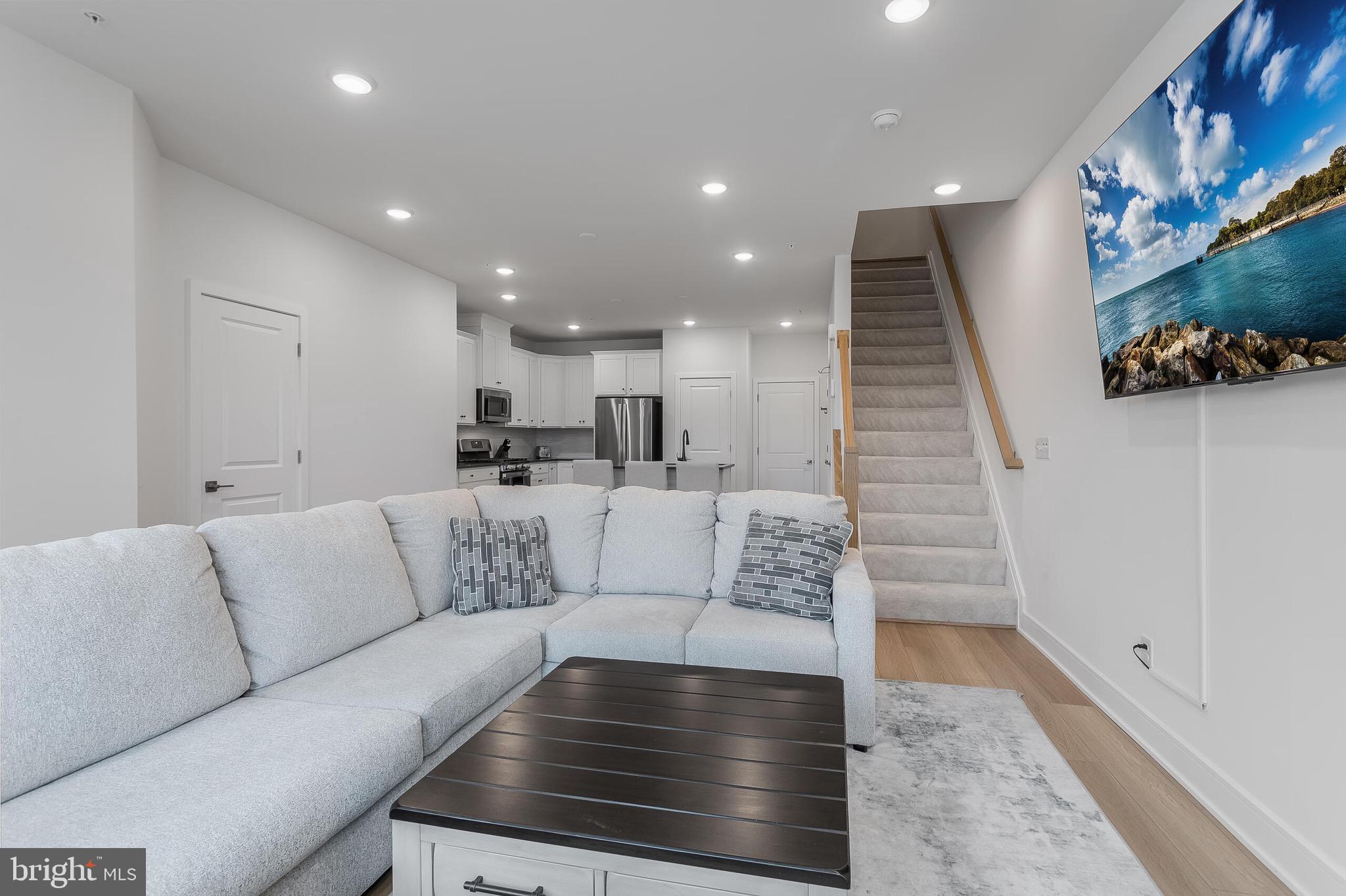 GOOSE CREEK VILLAGE - Residential Lease