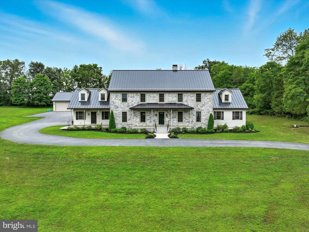 Photo of 160 Vida Lane, DOVER, PA 17315 (MLS # PAYK2086326)