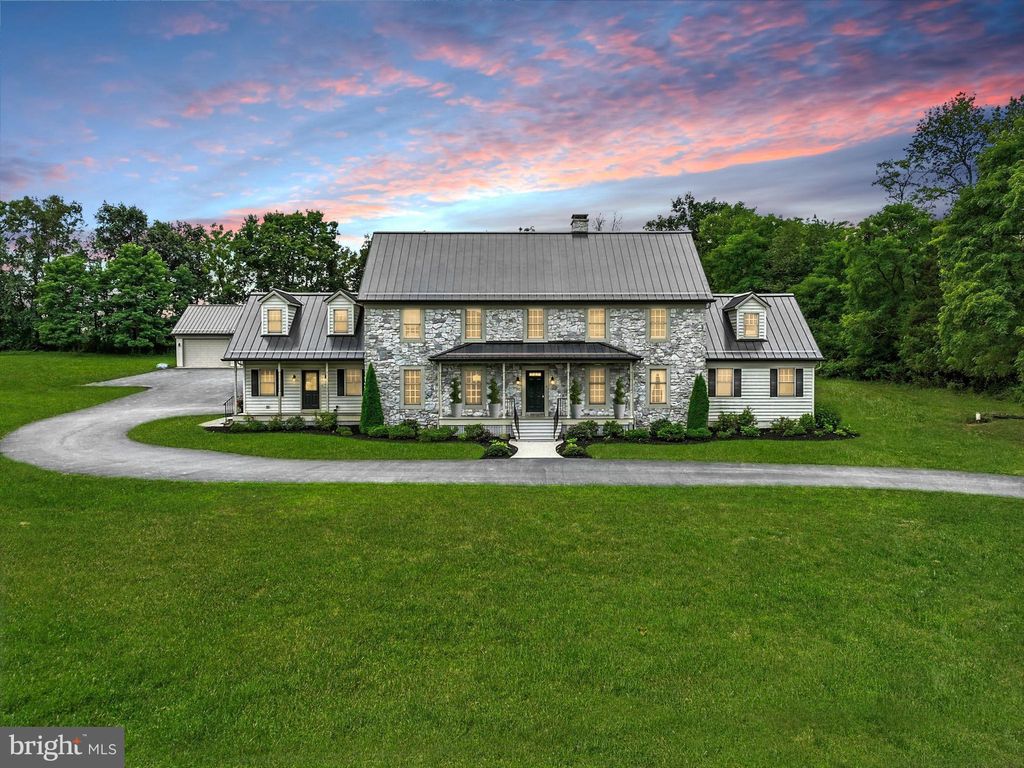 Photo of 160 Vida Lane, DOVER, PA 17315 (MLS # PAYK2086326)