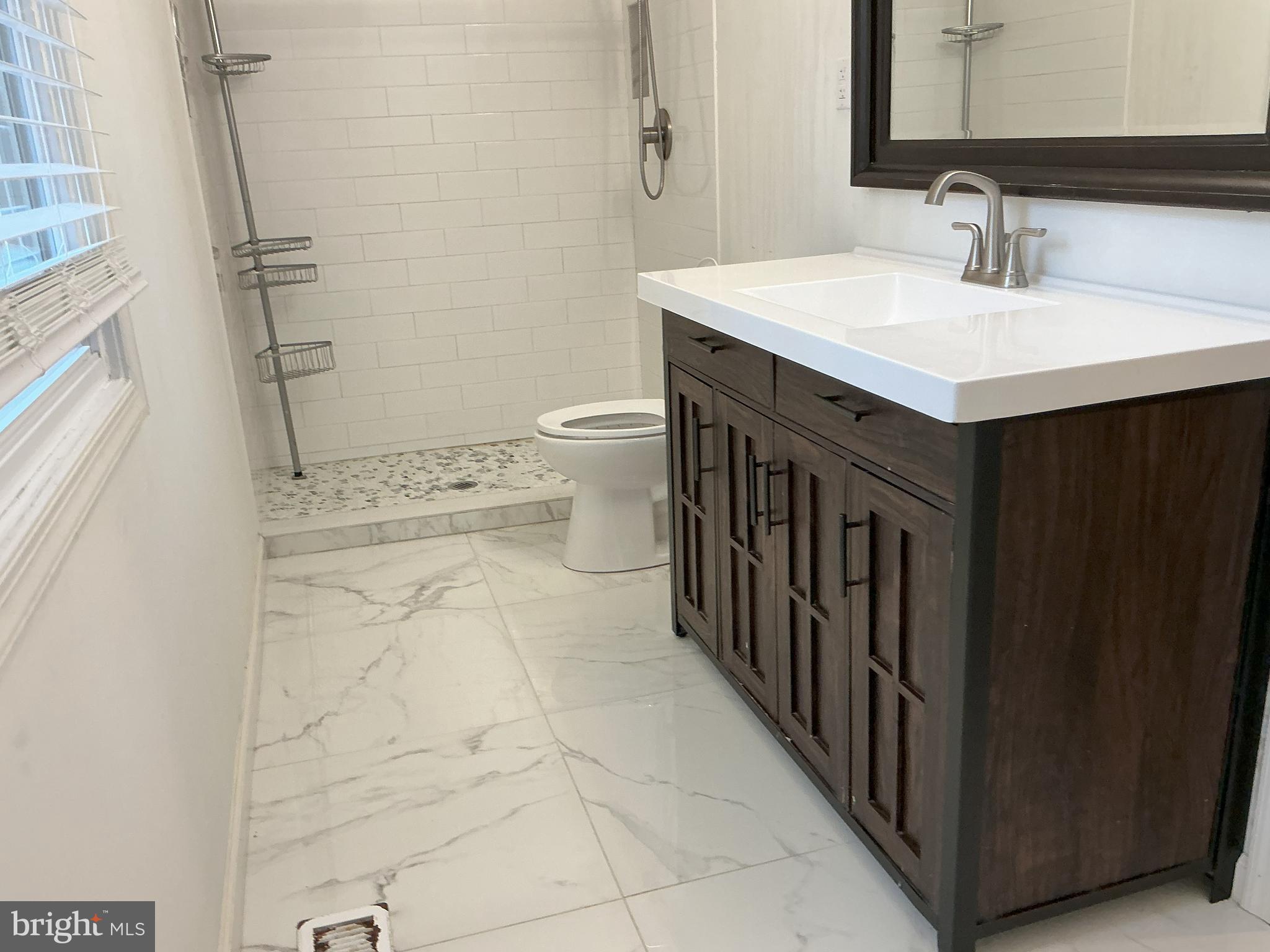 LAKE OF THE WOODS - Residential Lease