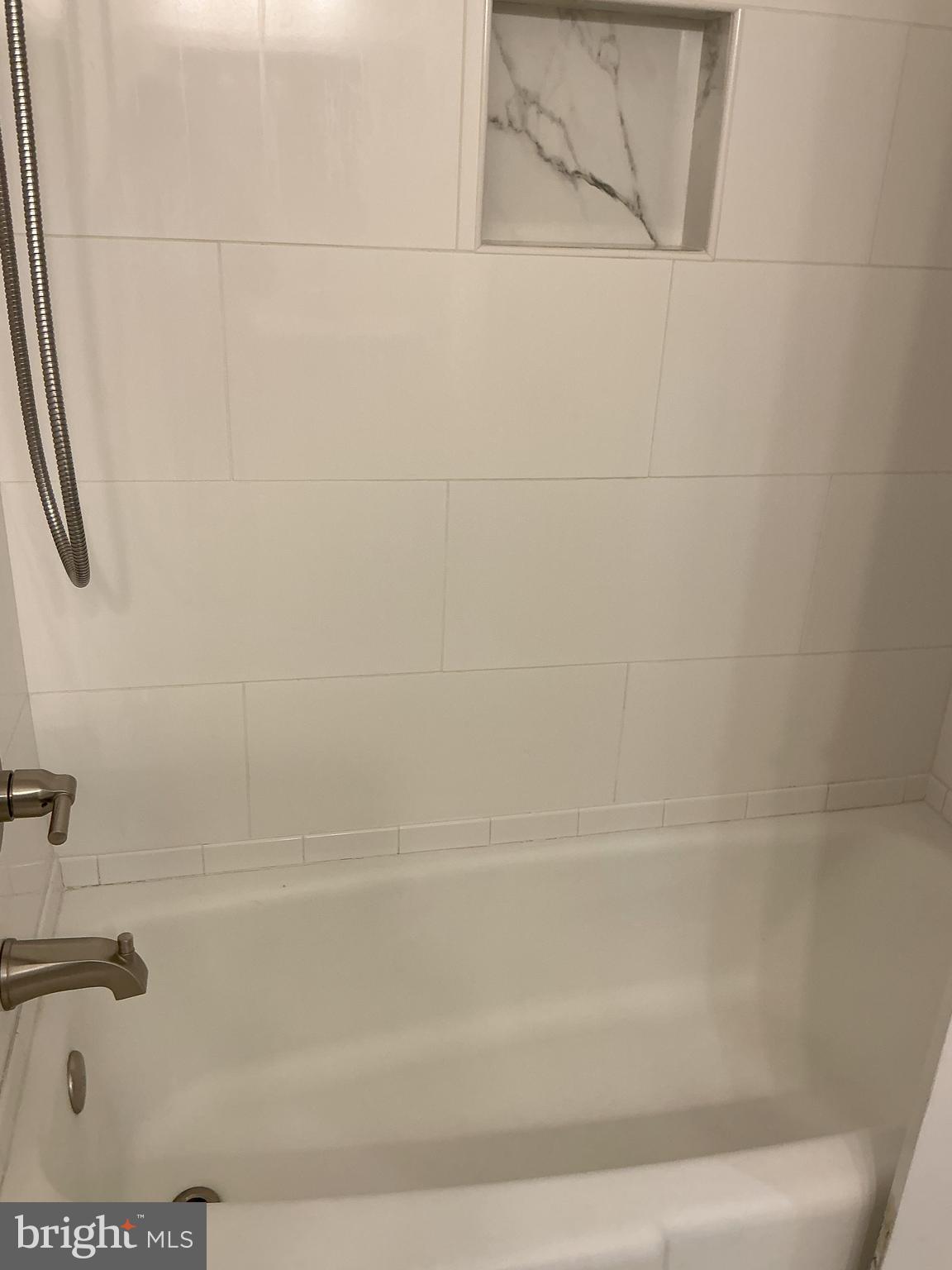 LAKE OF THE WOODS - Residential Lease