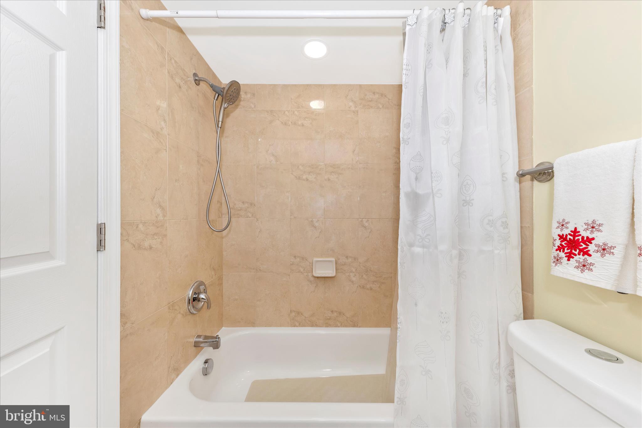 THOMAS CHOICE GARDENS - Residential