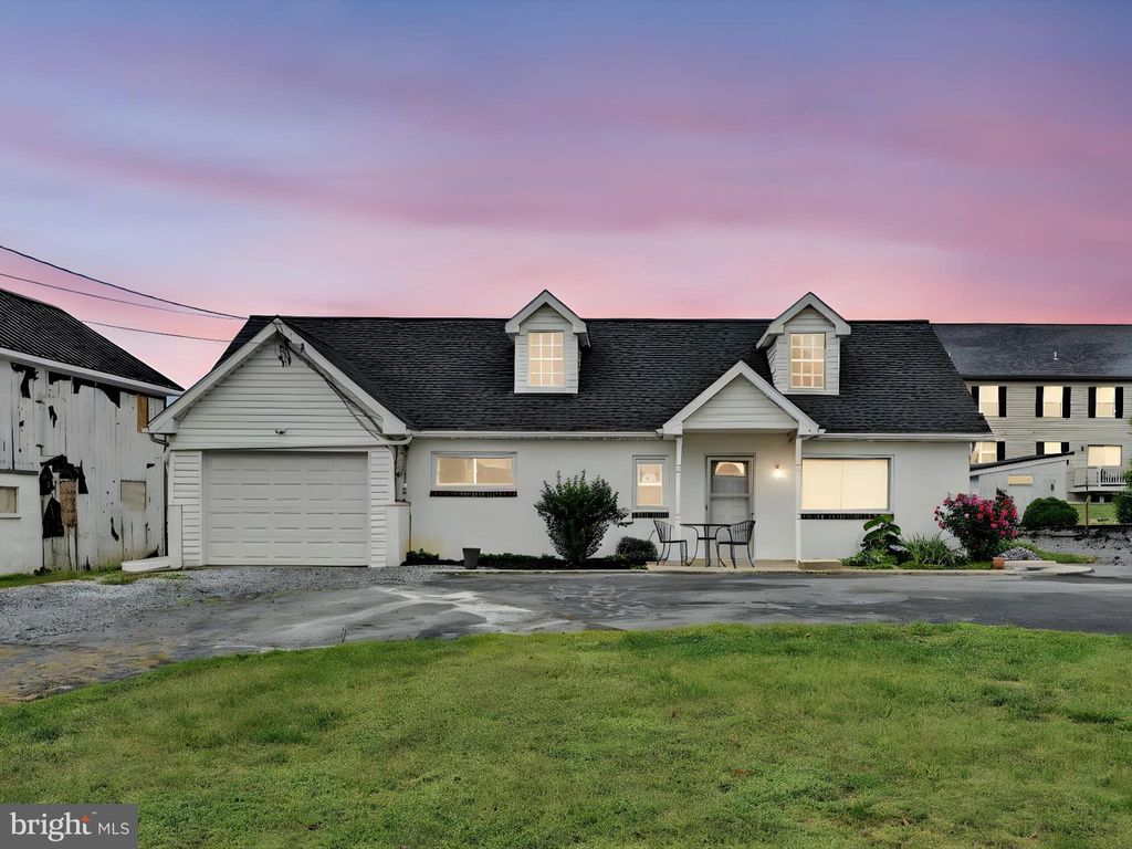 Photo of 6 N Kinzer Road, KINZERS, PA 17535 (MLS # PALA2076928)