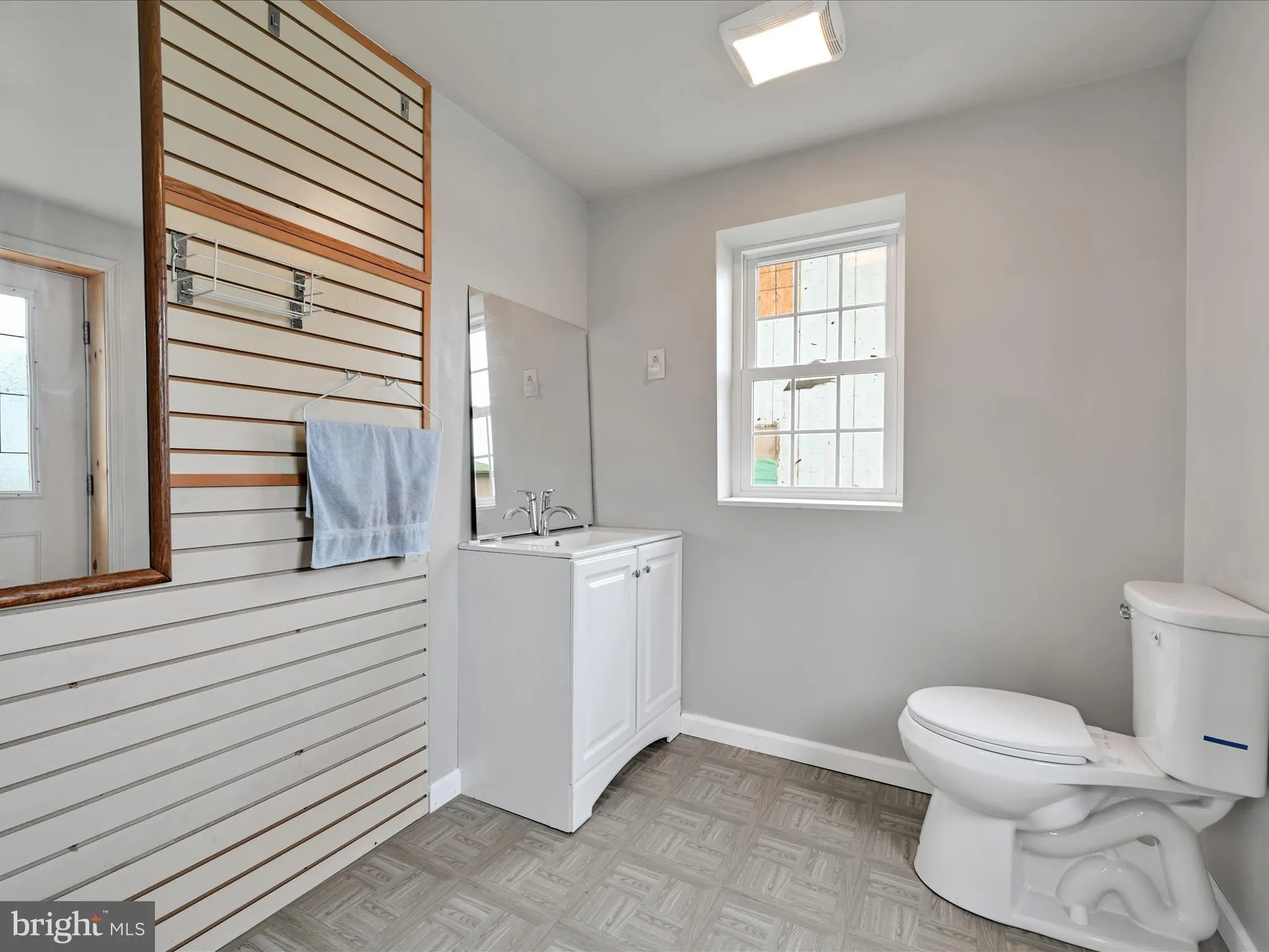 Kinzers, Pennsylvania 17535, United States, 3 Bedrooms Bedrooms, ,2 BathroomsBathrooms,Residential,Active,215282