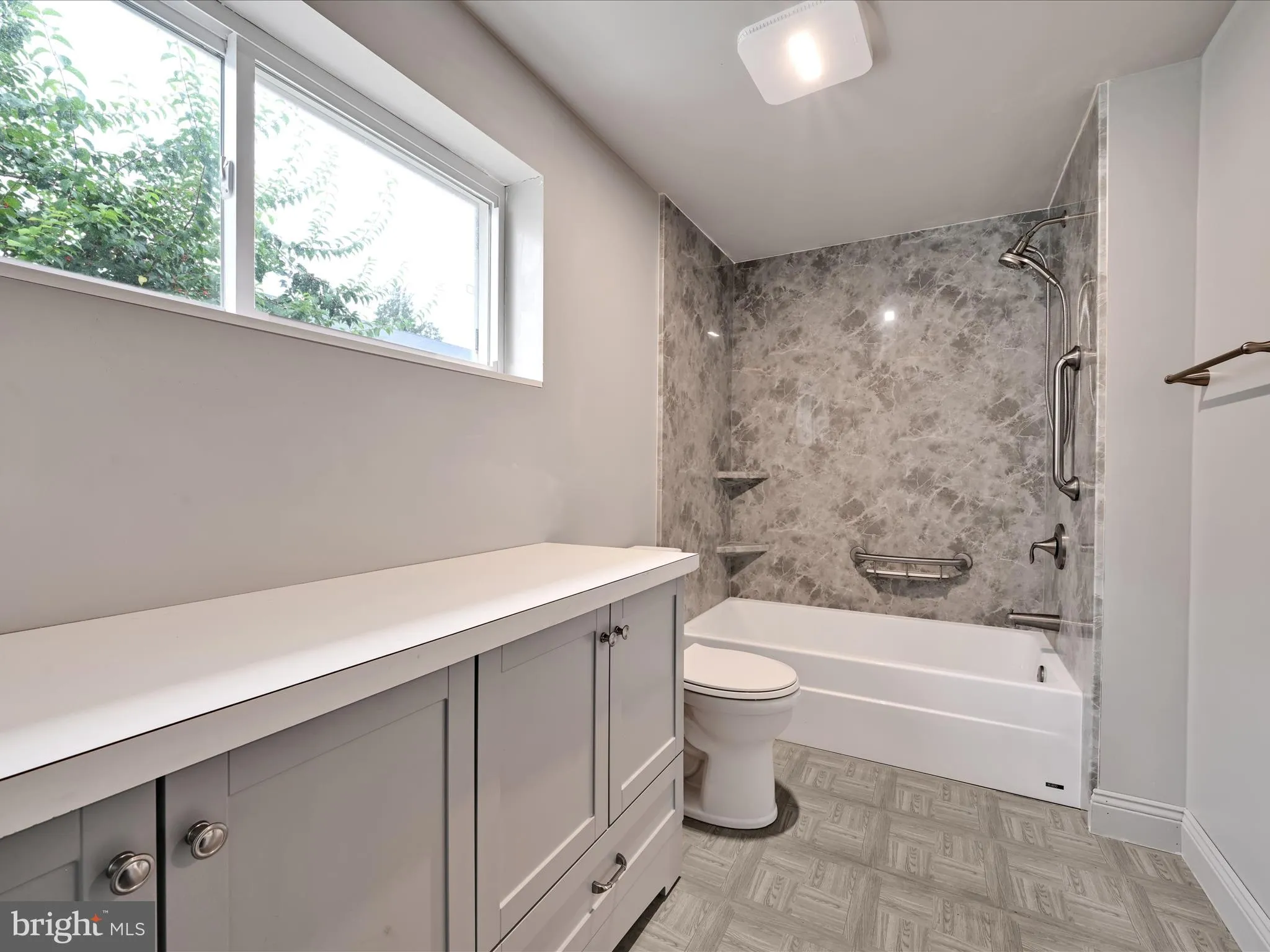 Kinzers, Pennsylvania 17535, United States, 3 Bedrooms Bedrooms, ,2 BathroomsBathrooms,Residential,Active,215282