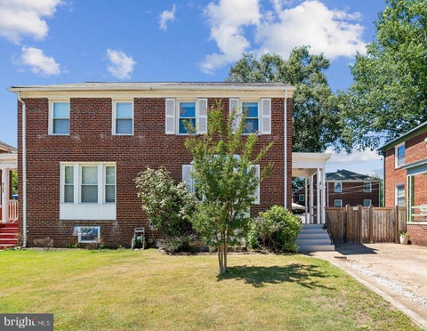 Townhouse For Rent - 2105 27th Street<br/> ARLINGTON, VA 22206