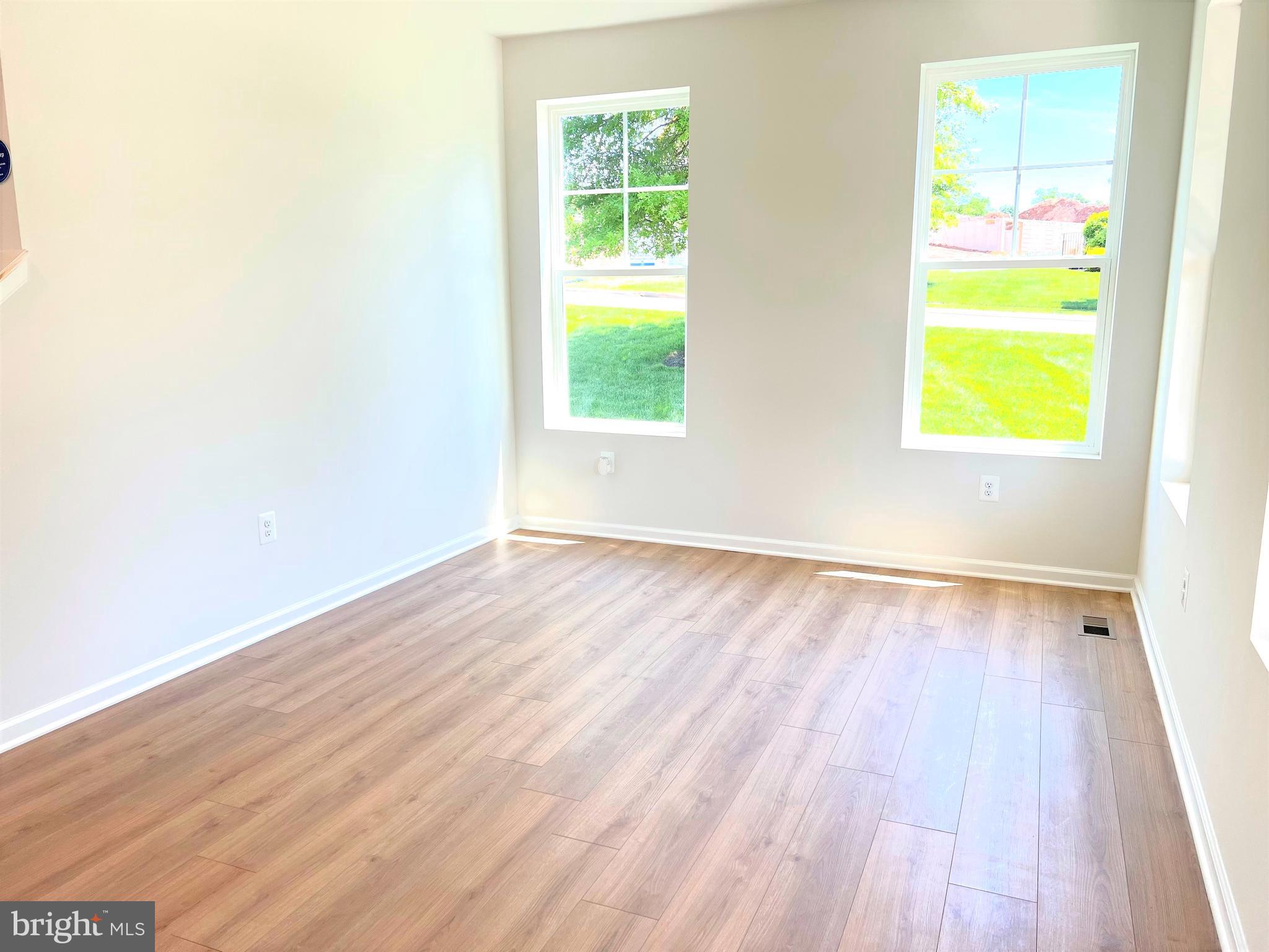 SENSENY VILLAGE - Residential