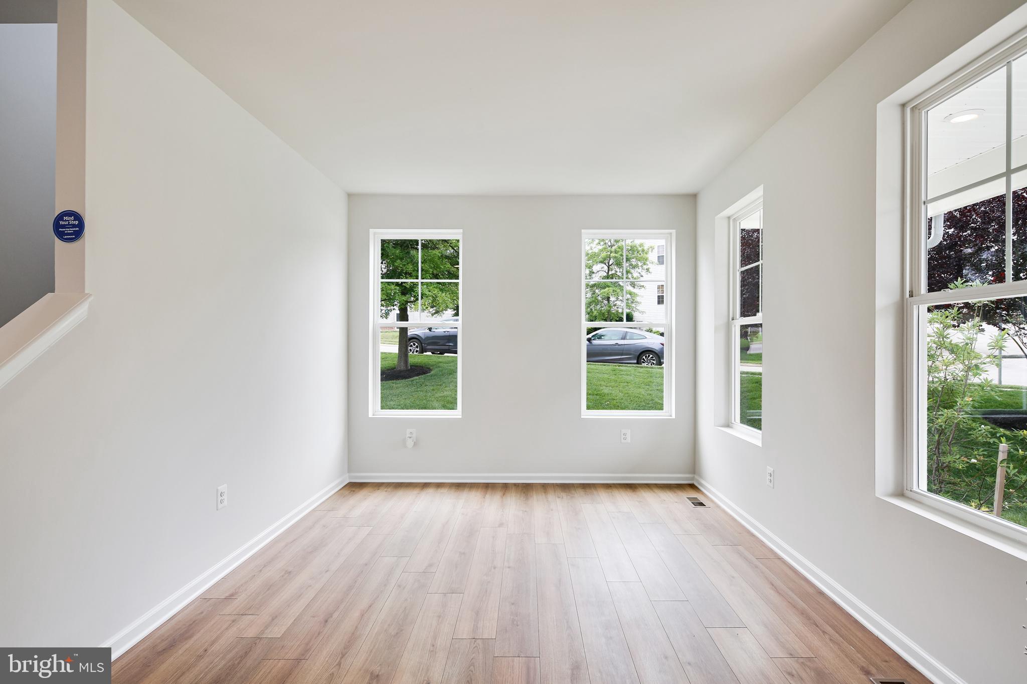 SENSENY VILLAGE - Residential