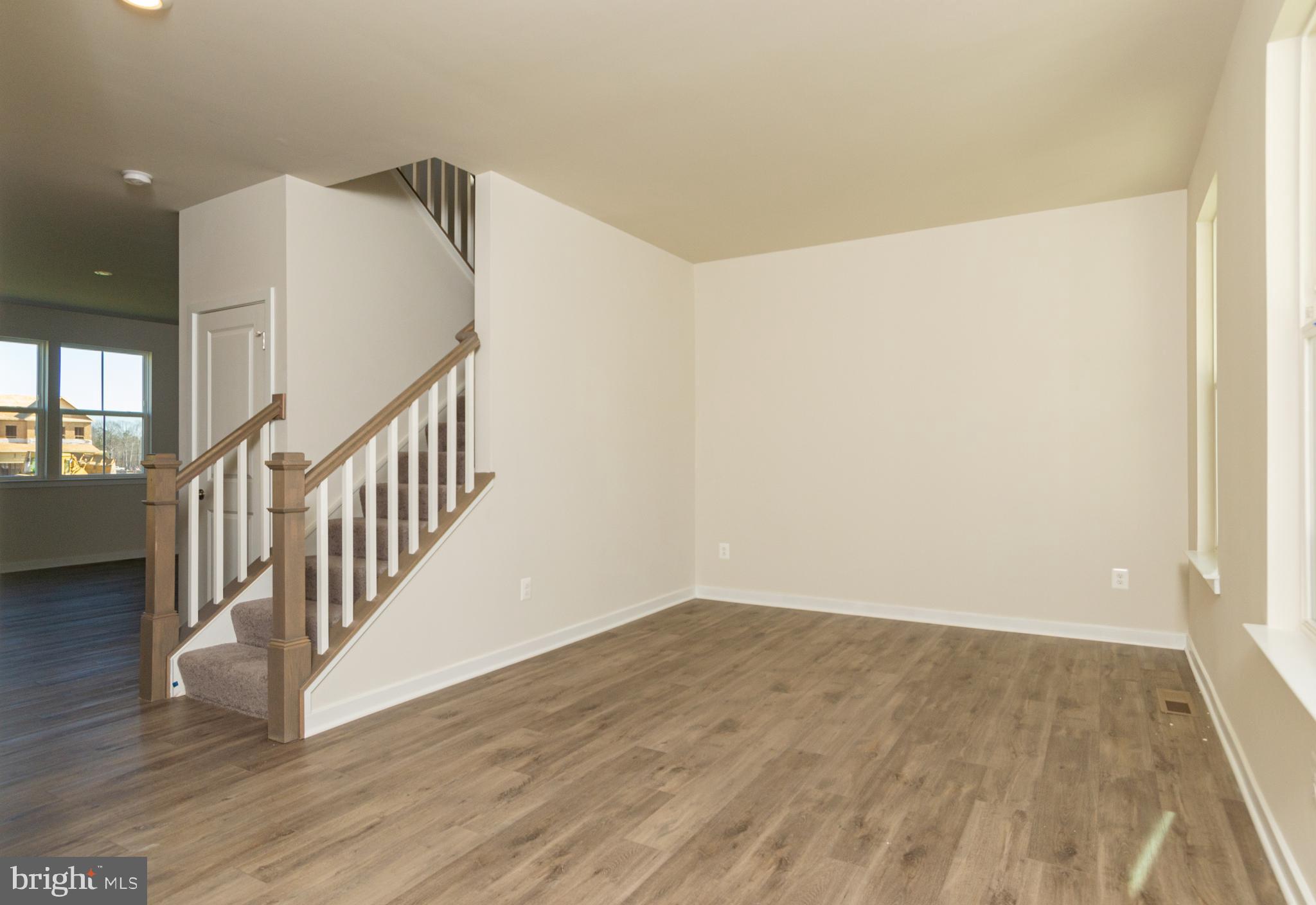 SENSENY VILLAGE - Residential