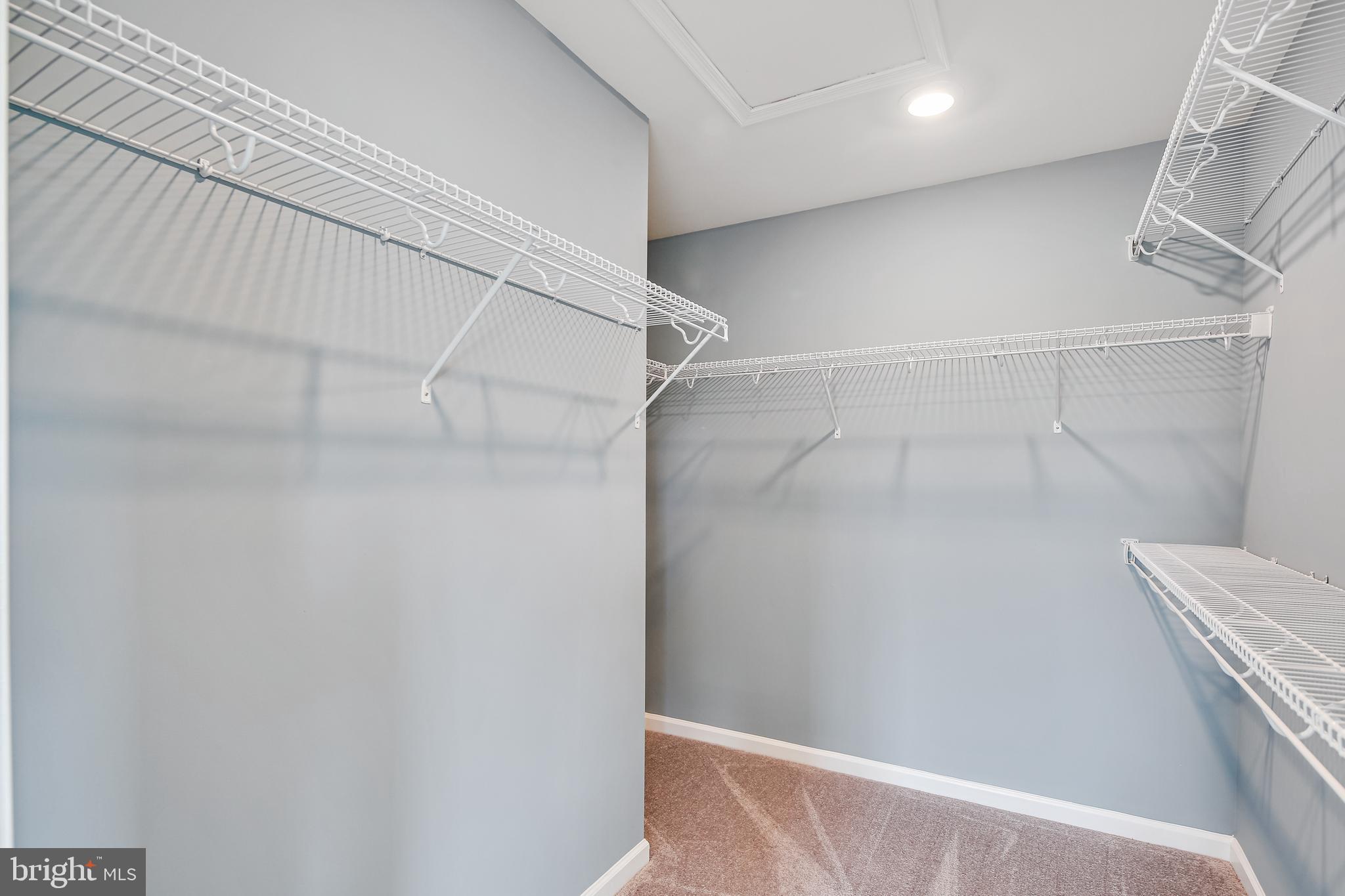 SENSENY VILLAGE - Residential