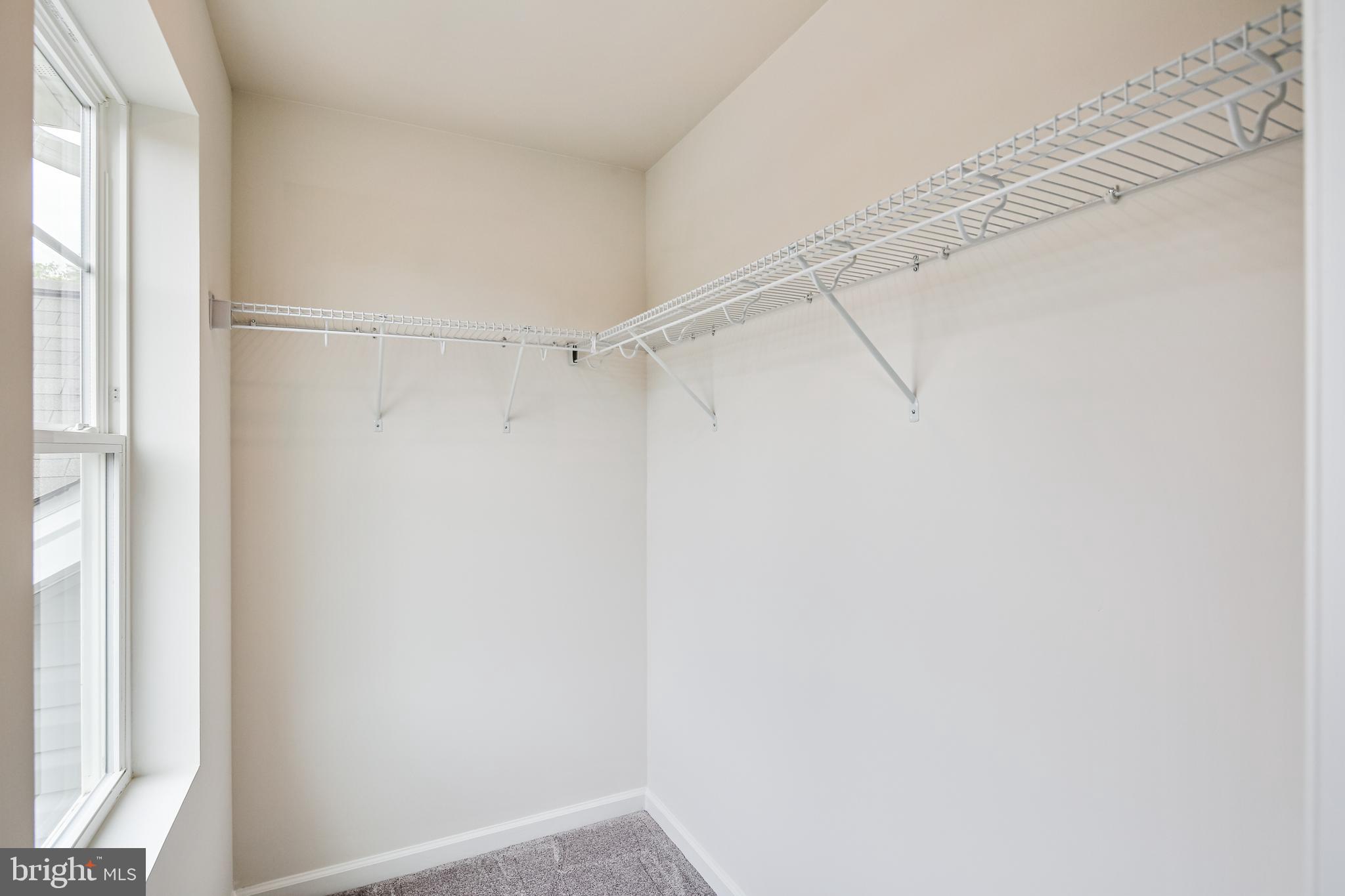 SENSENY VILLAGE - Residential