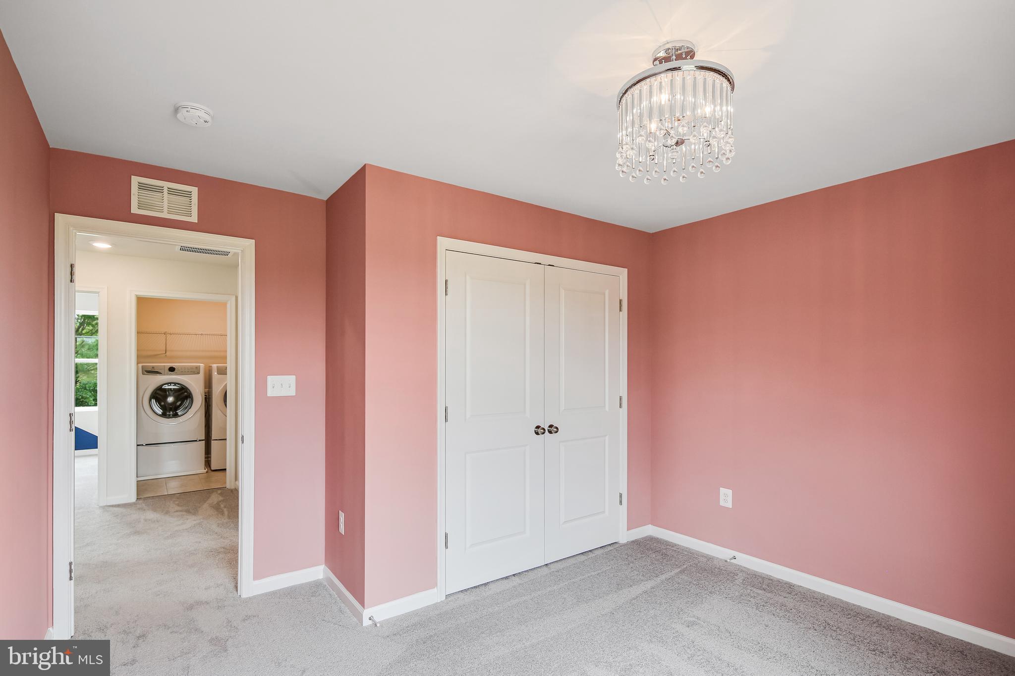 SENSENY VILLAGE - Residential