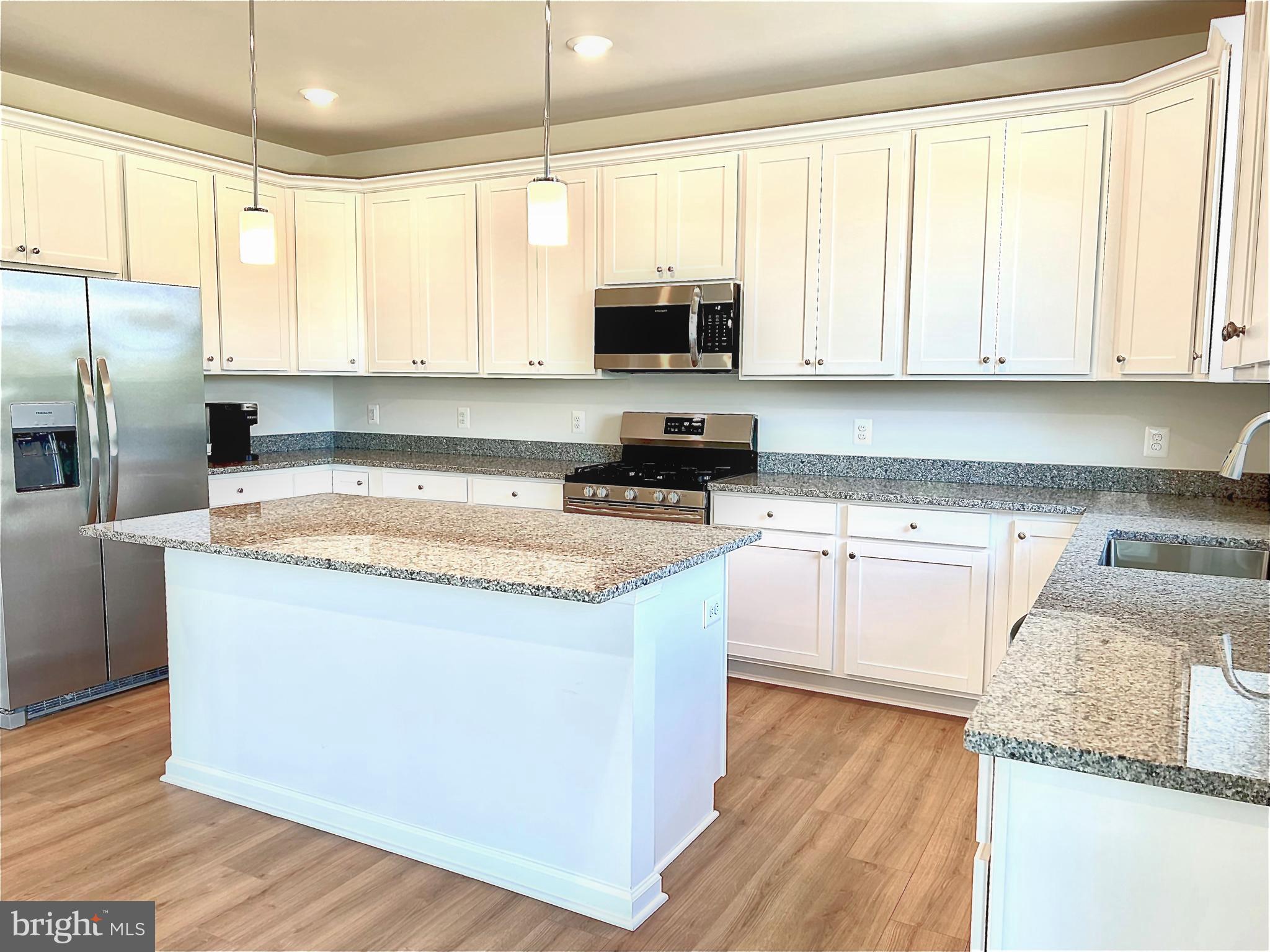 SENSENY VILLAGE - Residential