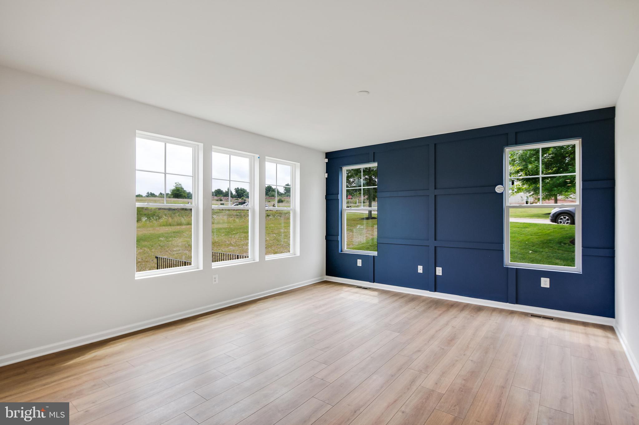 SENSENY VILLAGE - Residential