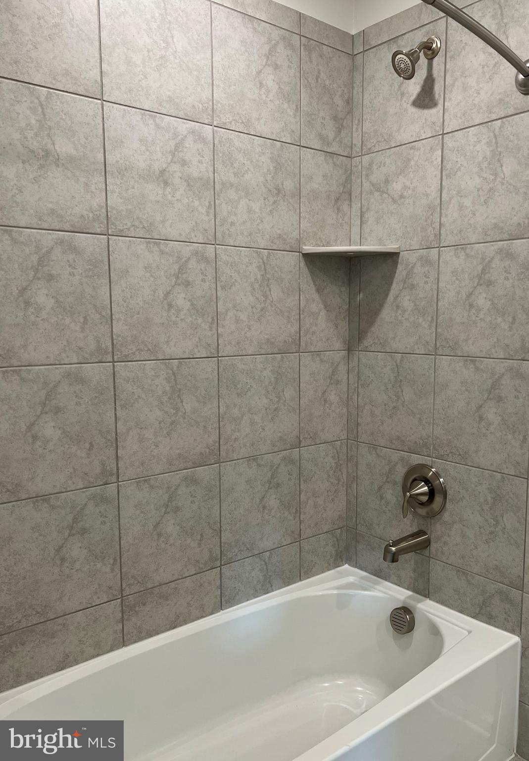 SENSENY VILLAGE - Residential