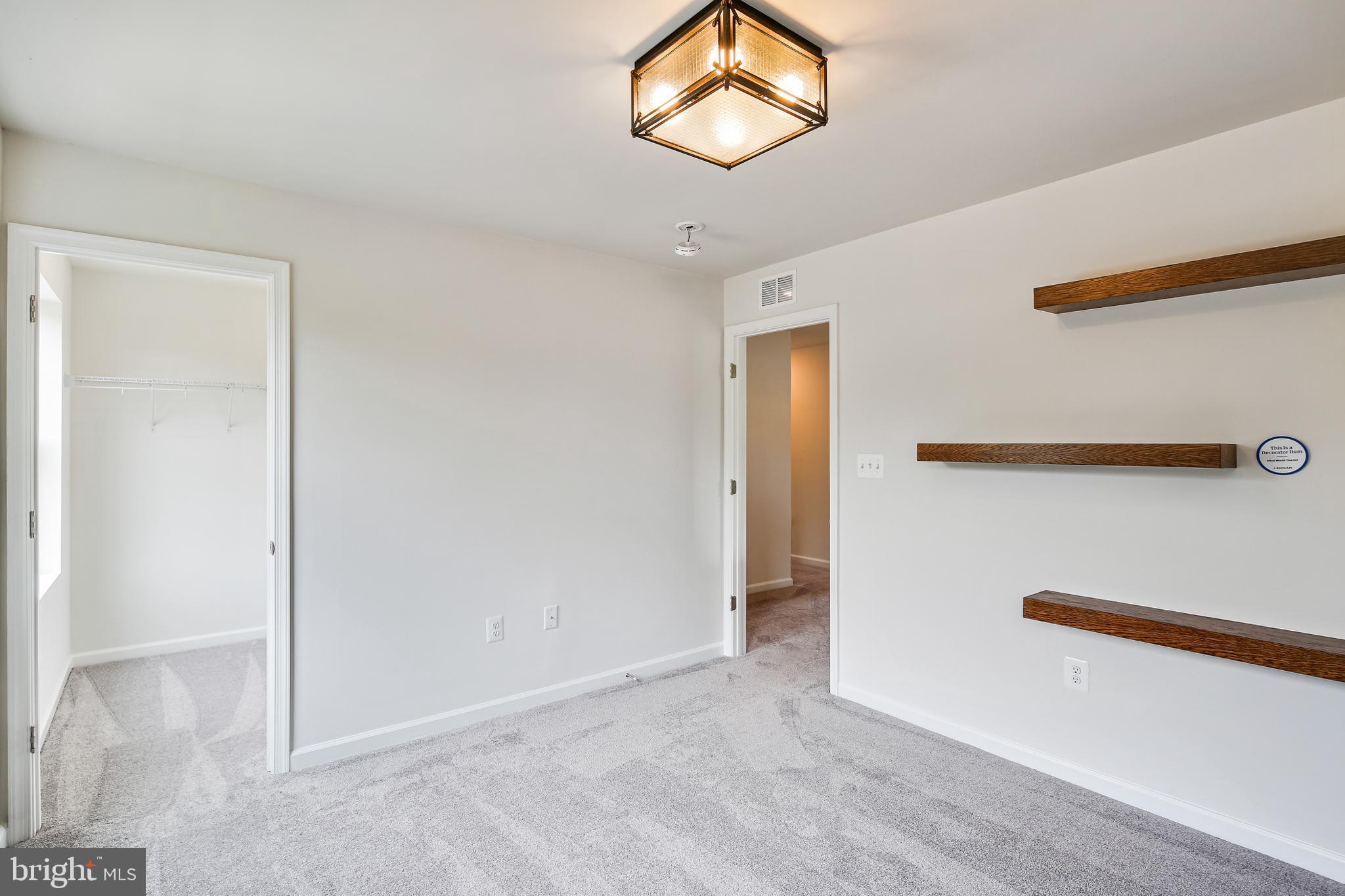 SENSENY VILLAGE - Residential