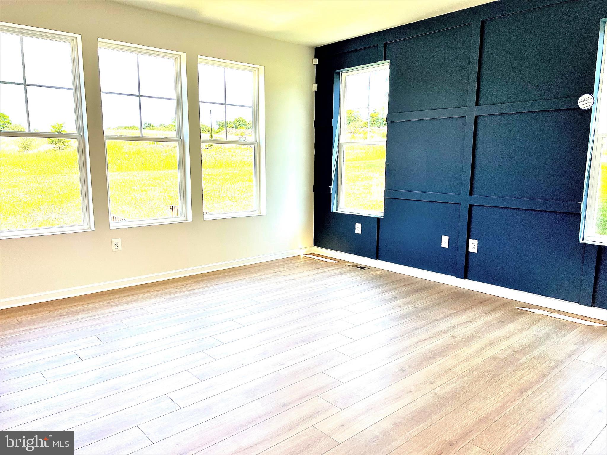 SENSENY VILLAGE - Residential