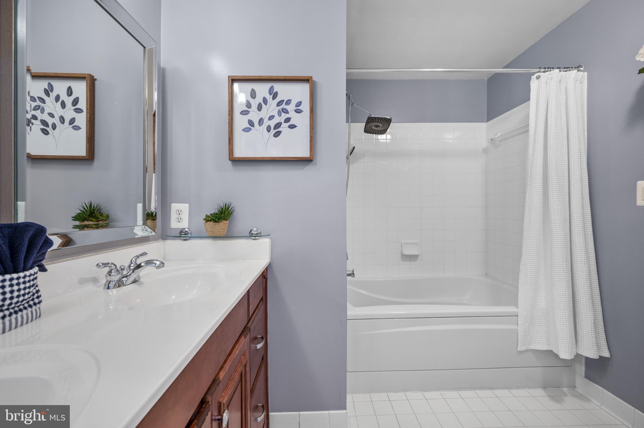 LAKELANDS - Residential