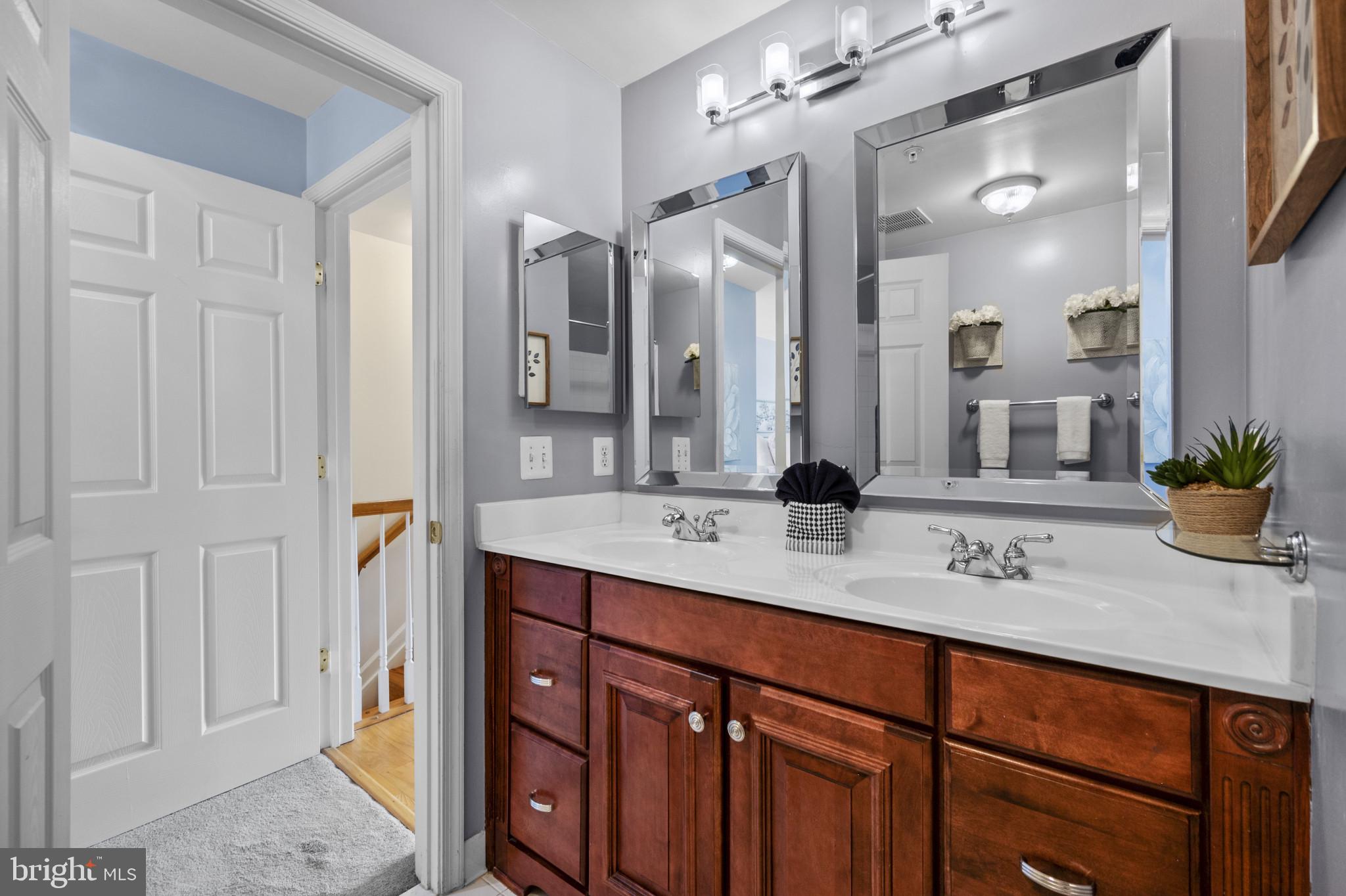 LAKELANDS - Residential