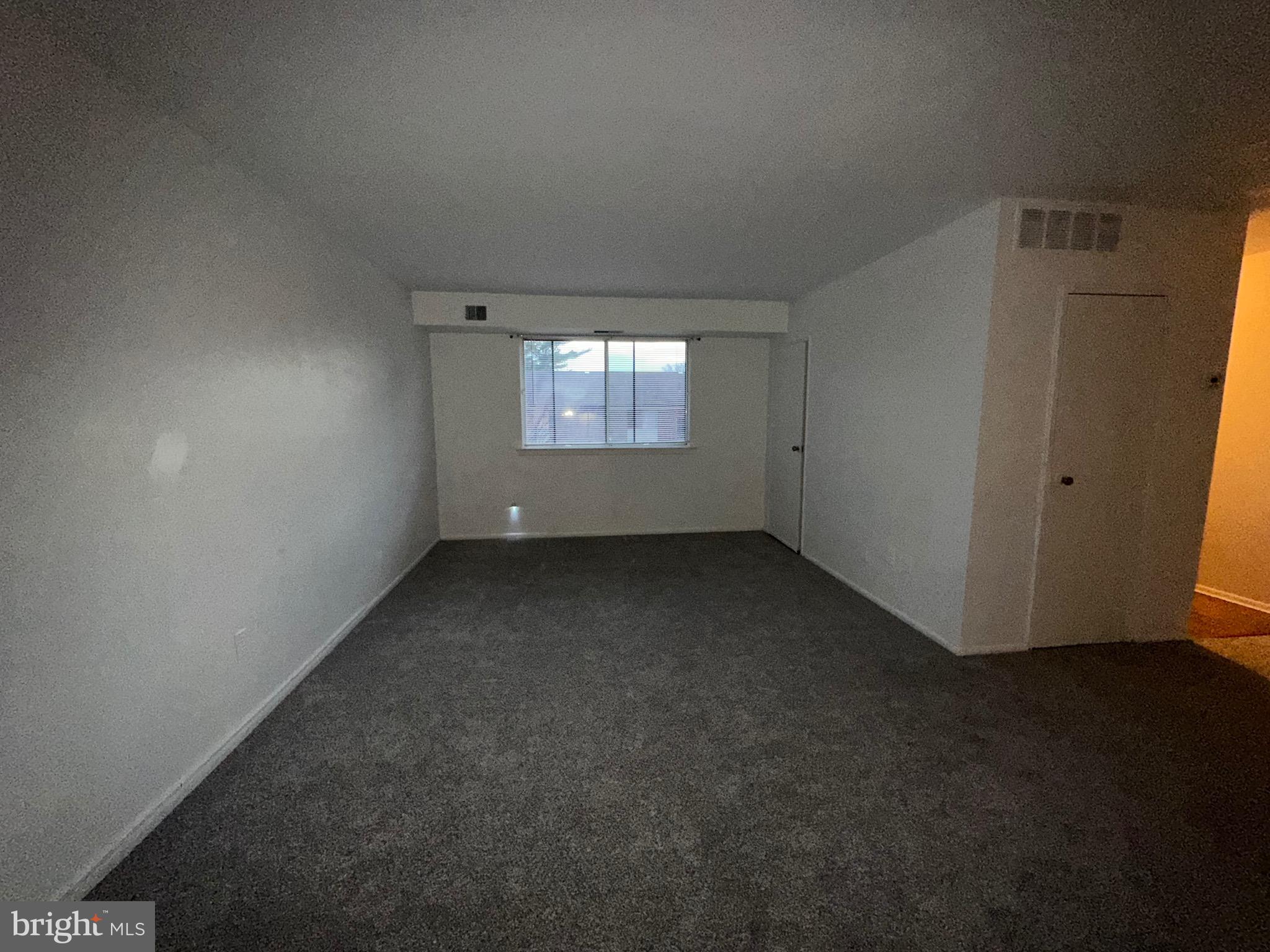 9921 BUSTLETON AVENUE 00 R10