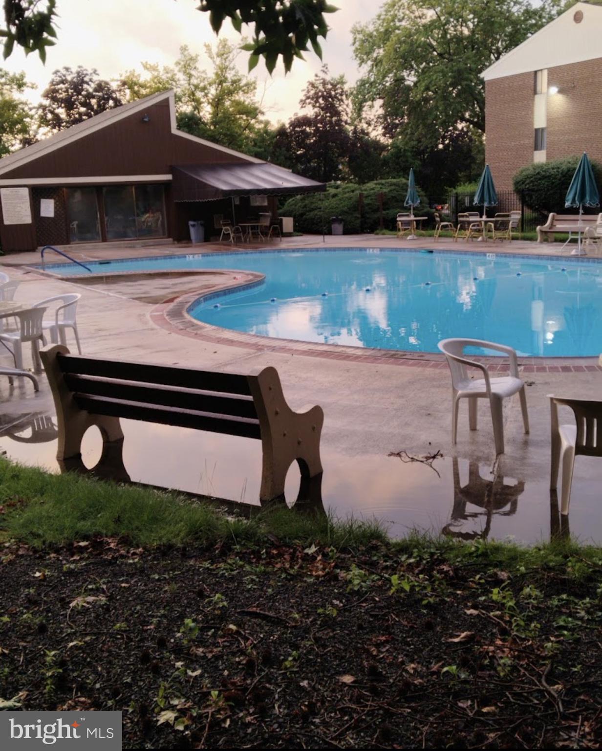 9921 BUSTLETON AVENUE 00 R10