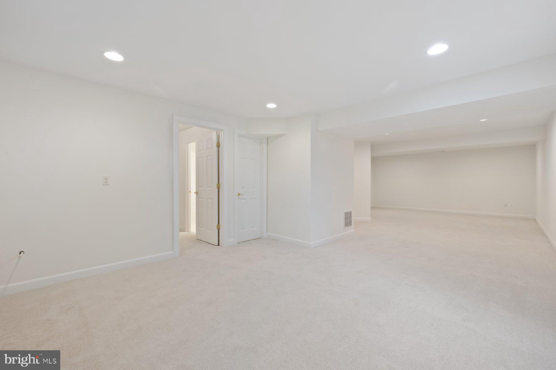 BRINKLEY MANOR - Residential