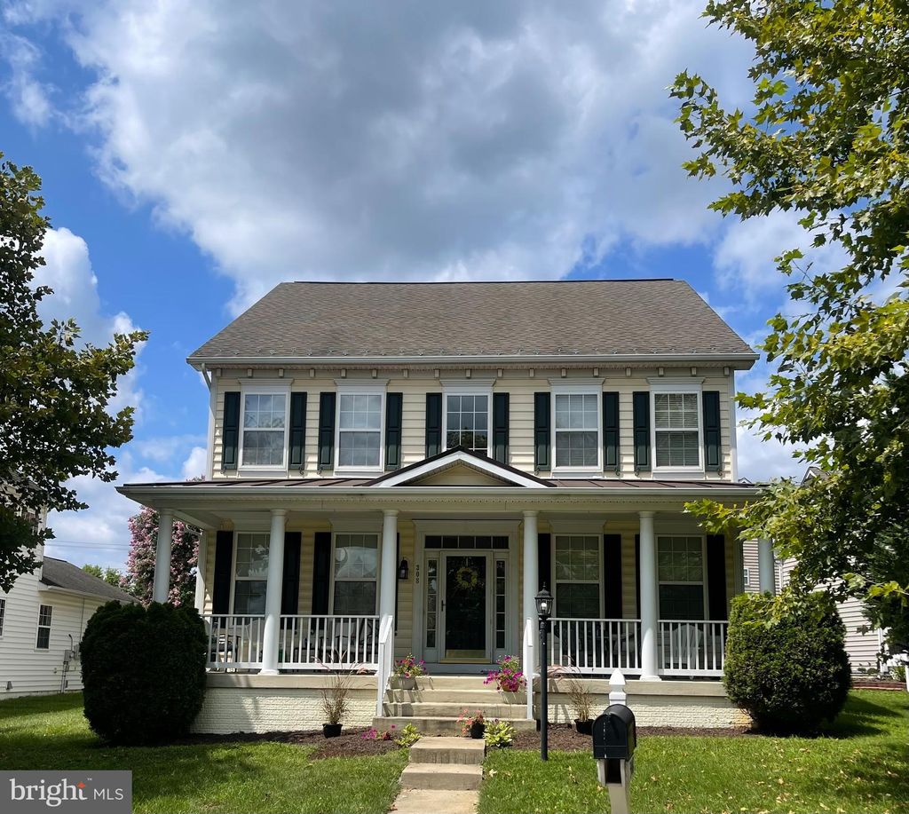 Photo of 308 E Wainscot Drive, NEW MARKET, MD 21774 (MLS # MDFR2071498)