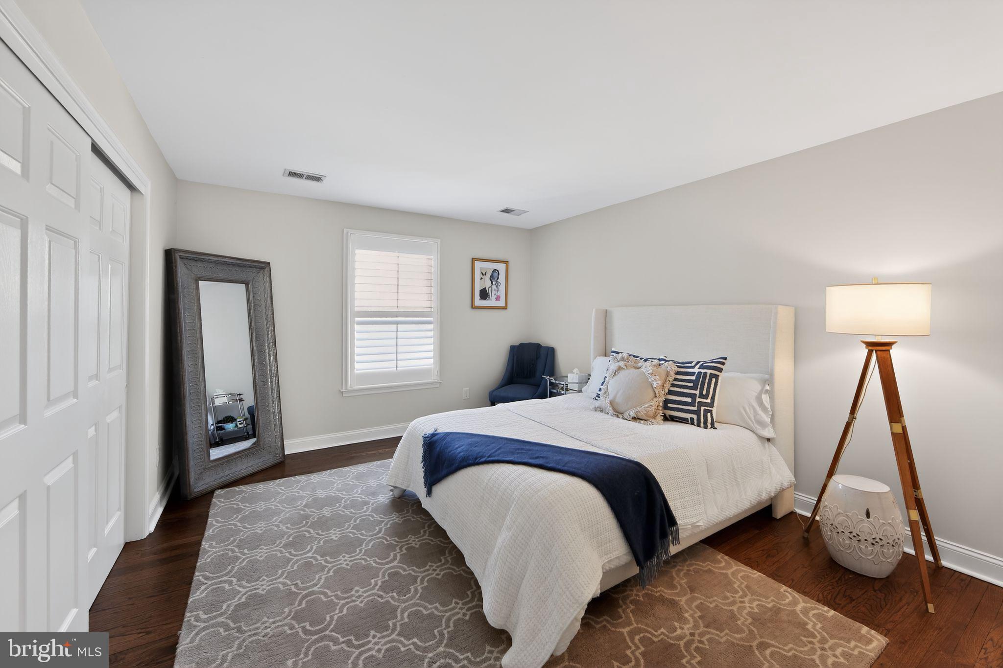 OAKWOOD - Residential