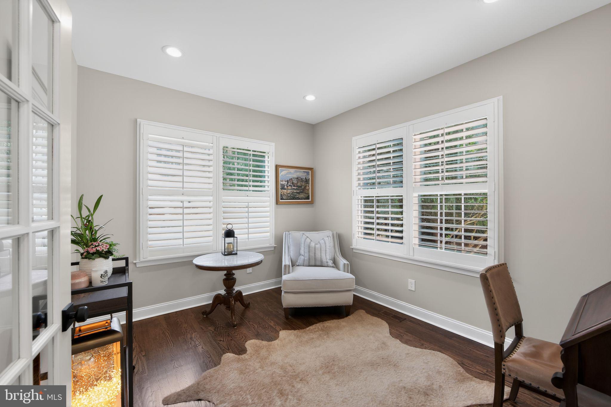 OAKWOOD - Residential