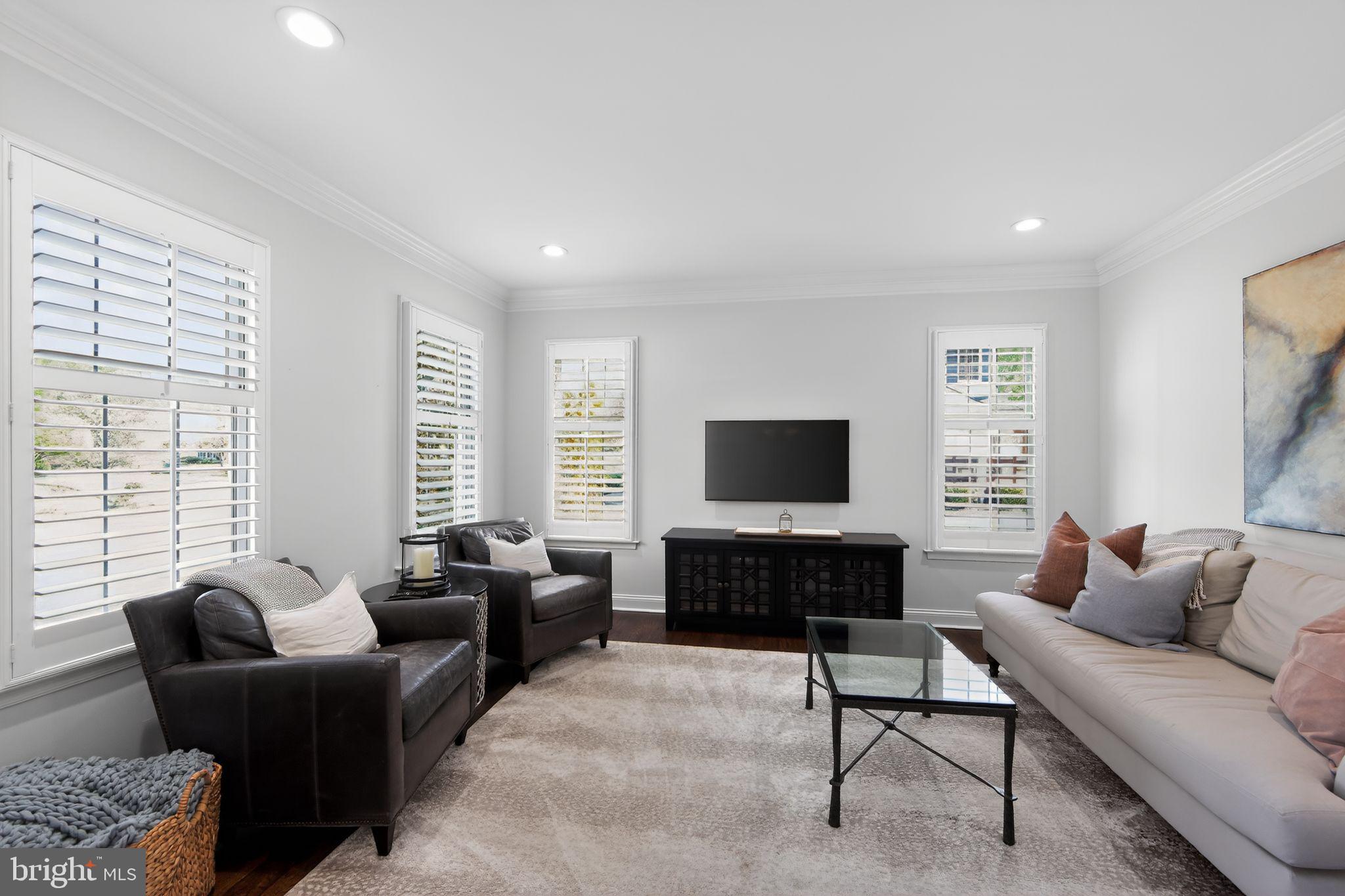 OAKWOOD - Residential