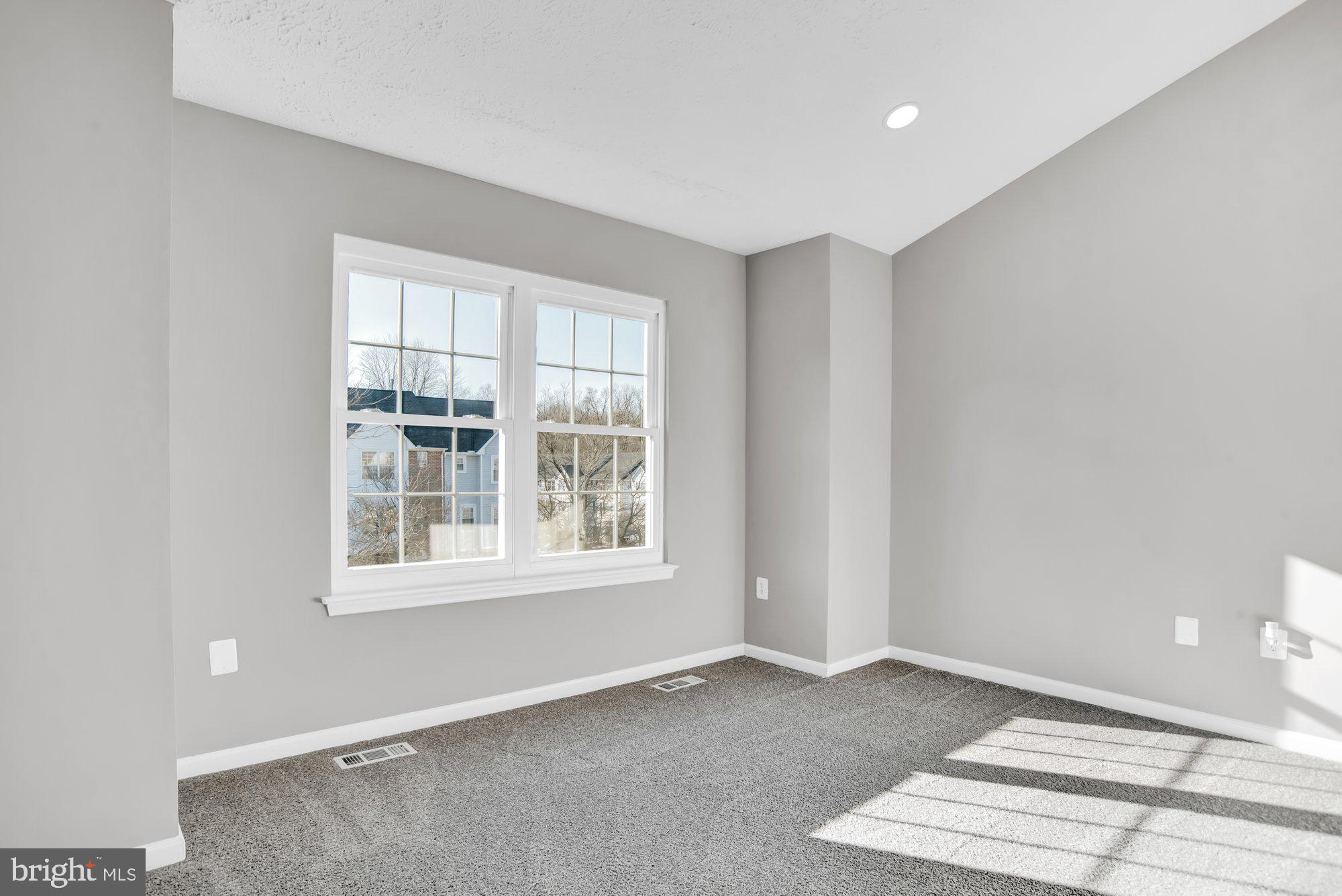 HILL OAKS - Residential