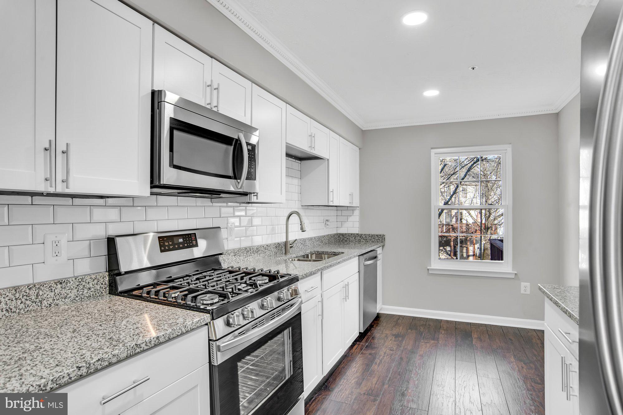 HILL OAKS - Residential